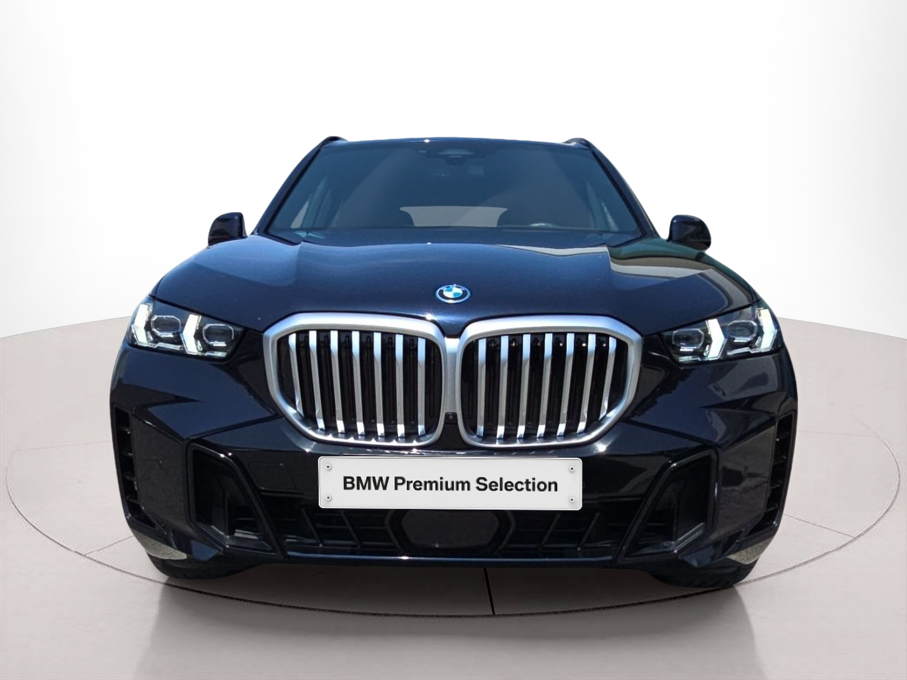 Fotos de BMW X5 xDrive50e color Negro. Año 2024. 360KW(489CV). Elétrico / Gasolina Híbrido. En concesionario MCoutinho Bomcar Leiria de Leiria