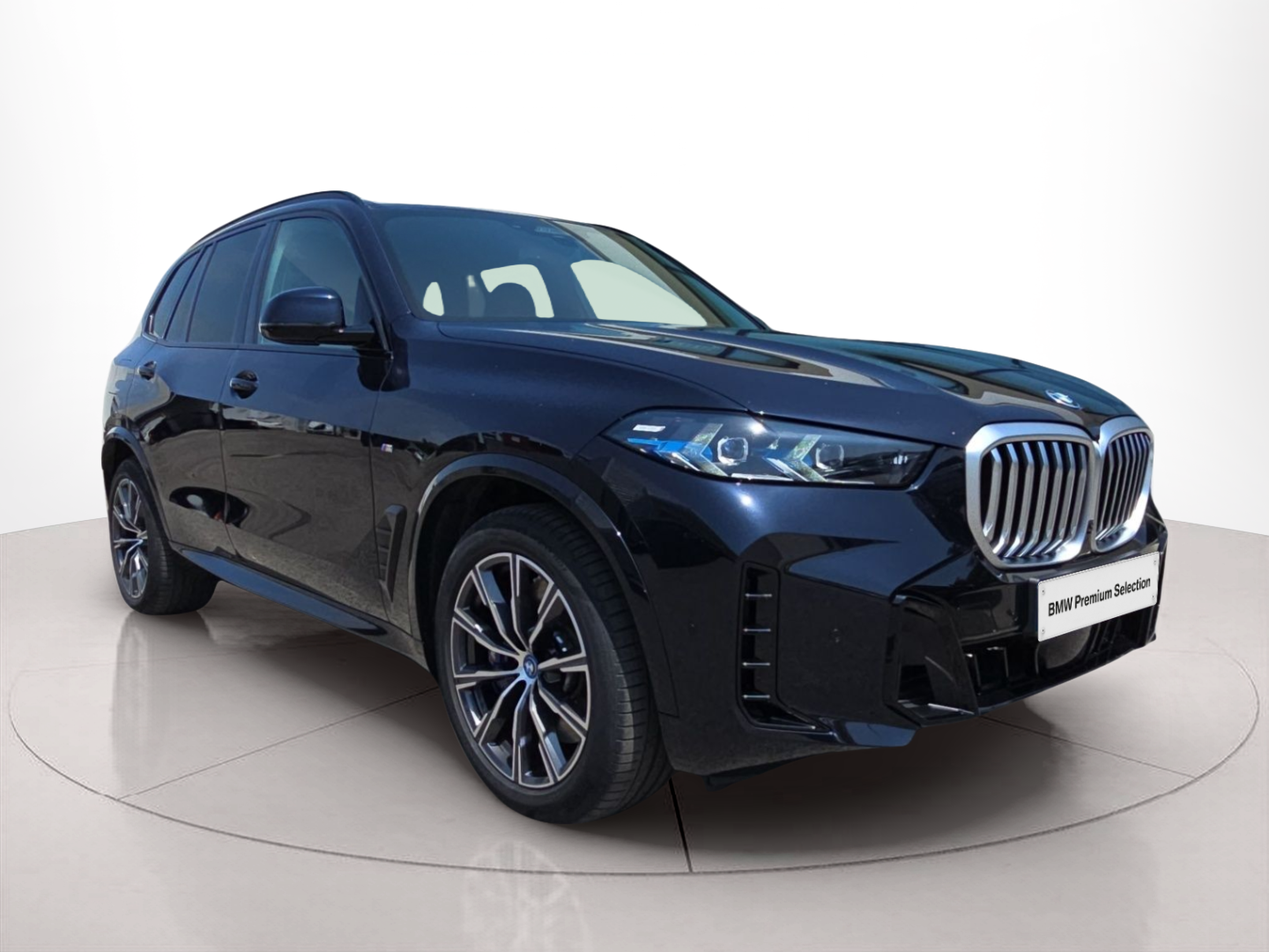 BMW X5 xDrive50e color Negro. Año 2024. 360KW(489CV). Elétrico / Gasolina Híbrido. En concesionario MCoutinho Bomcar Leiria de Leiria