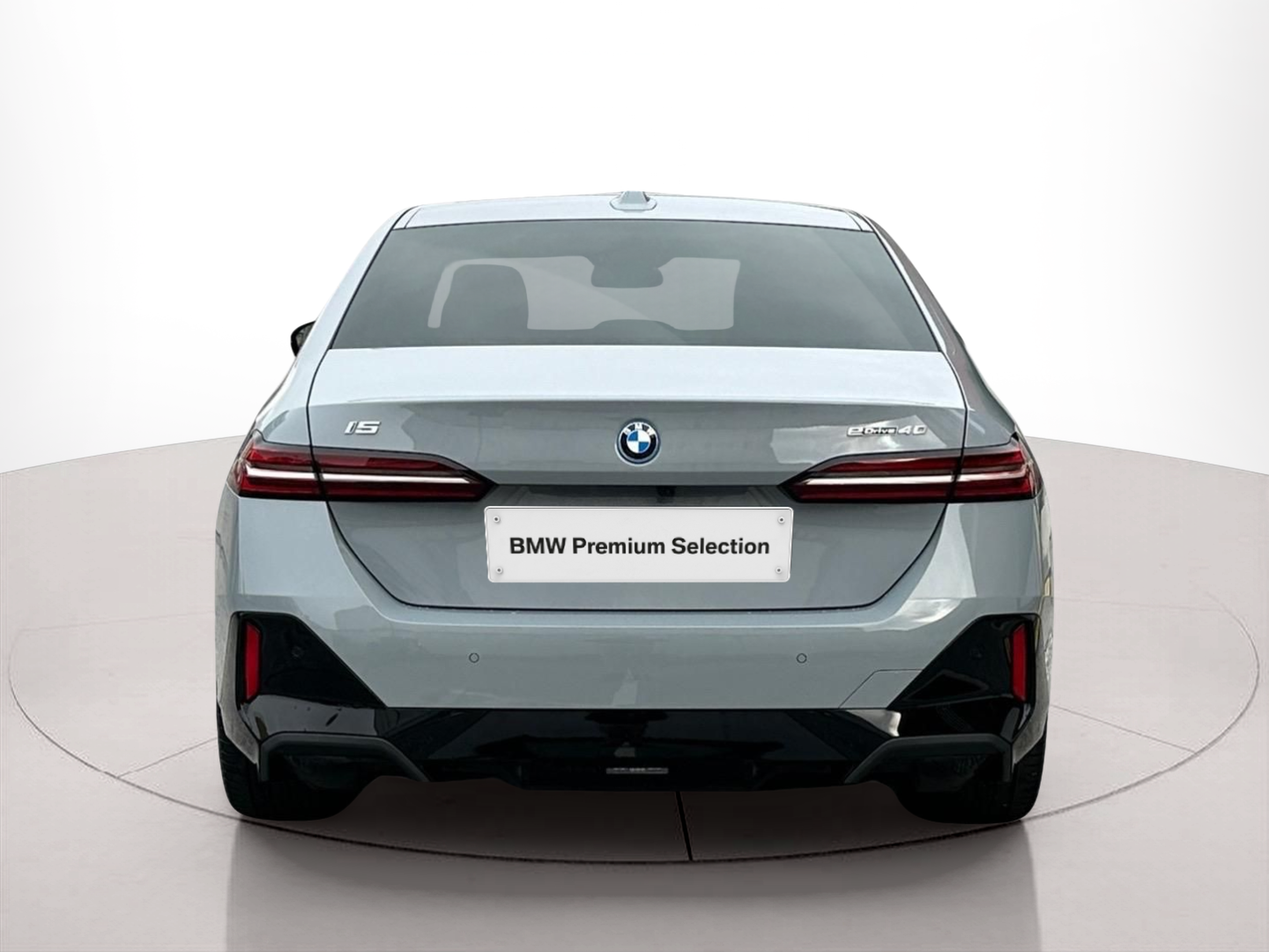 BMW i5 eDrive40 color Gris. Año 2024. 250KW(340CV). Elétrico. En concesionario MCoutinho - Vila Real de Vila Real