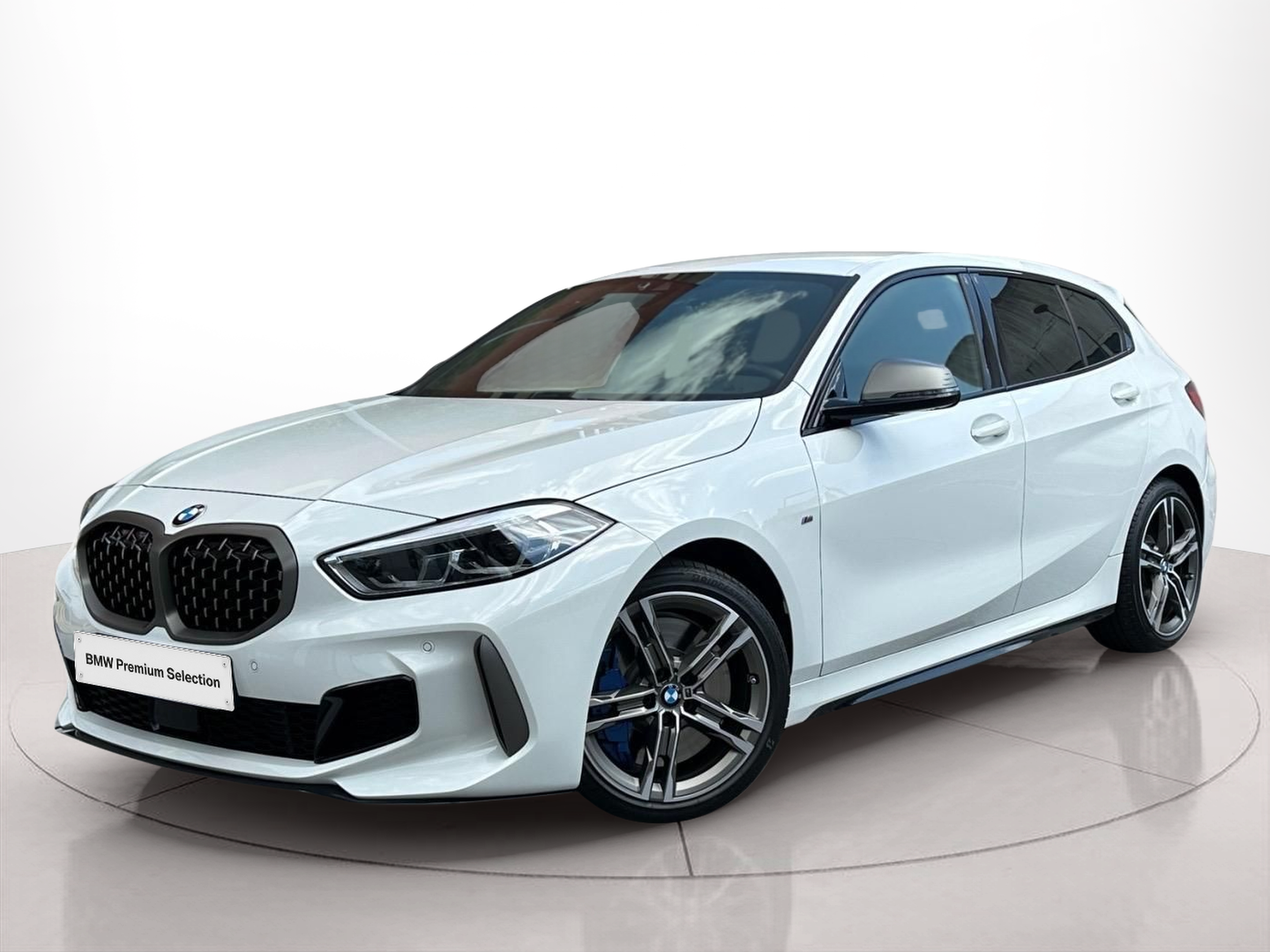 Fotos de BMW Série 1 M135i xDrive color Blanco. Año 2021. 225KW(306CV). Gasolina. En concesionario MCoutinho - Vila Real de Vila Real