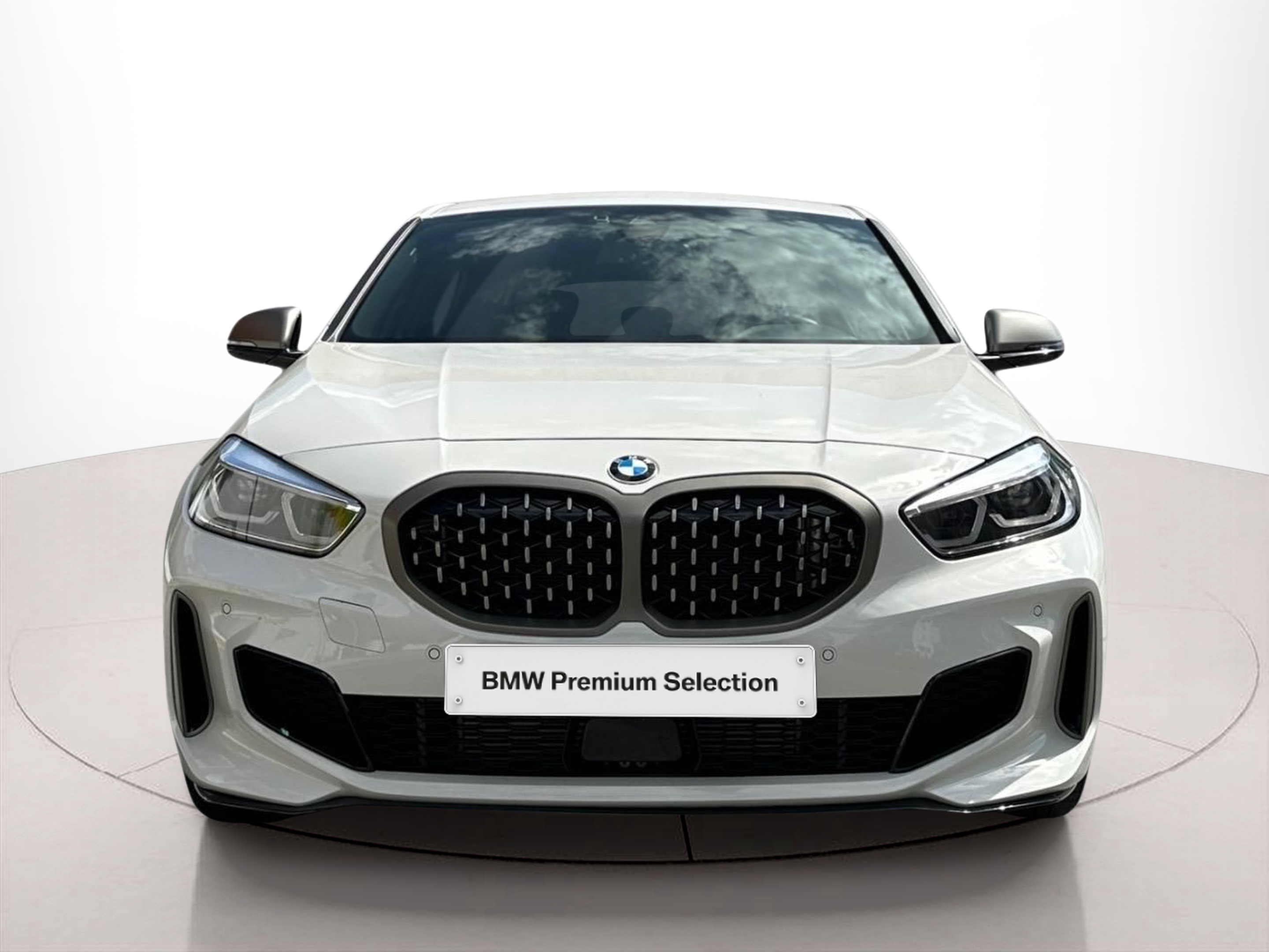 Fotos de BMW Série 1 M135i xDrive color Blanco. Año 2021. 225KW(306CV). Gasolina. En concesionario MCoutinho - Vila Real de Vila Real