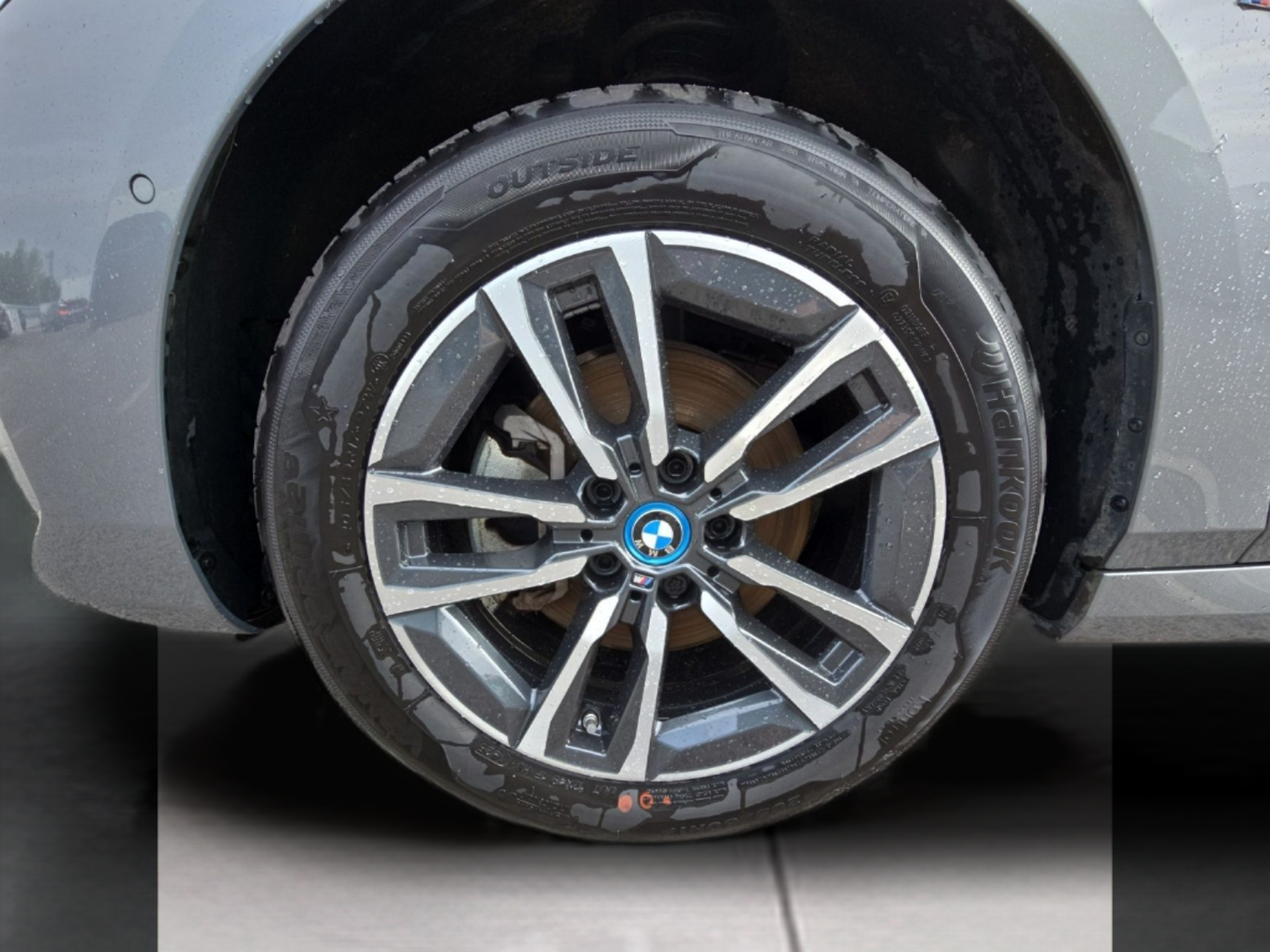 BMW Série 2 225xe Active Tourer color Gris. Año 2023. 180KW(245CV). Elétrico / Gasolina Híbrido. En concesionario MCoutinho Bomcar Leiria de Leiria