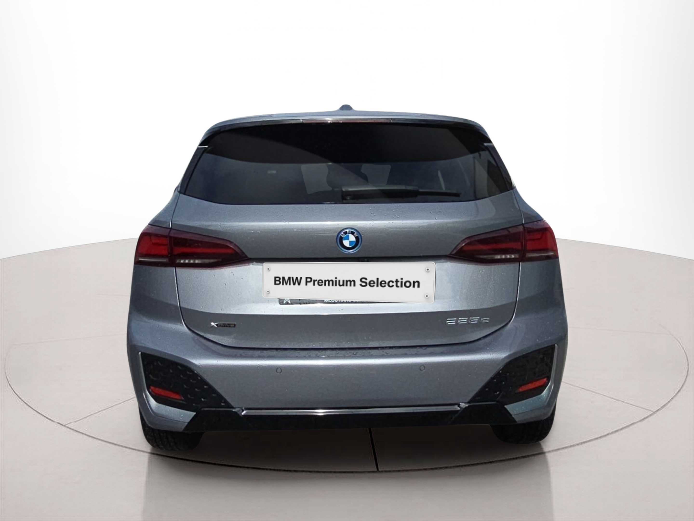 BMW Série 2 225xe Active Tourer color Gris. Año 2023. 180KW(245CV). Elétrico / Gasolina Híbrido. En concesionario MCoutinho Bomcar Leiria de Leiria