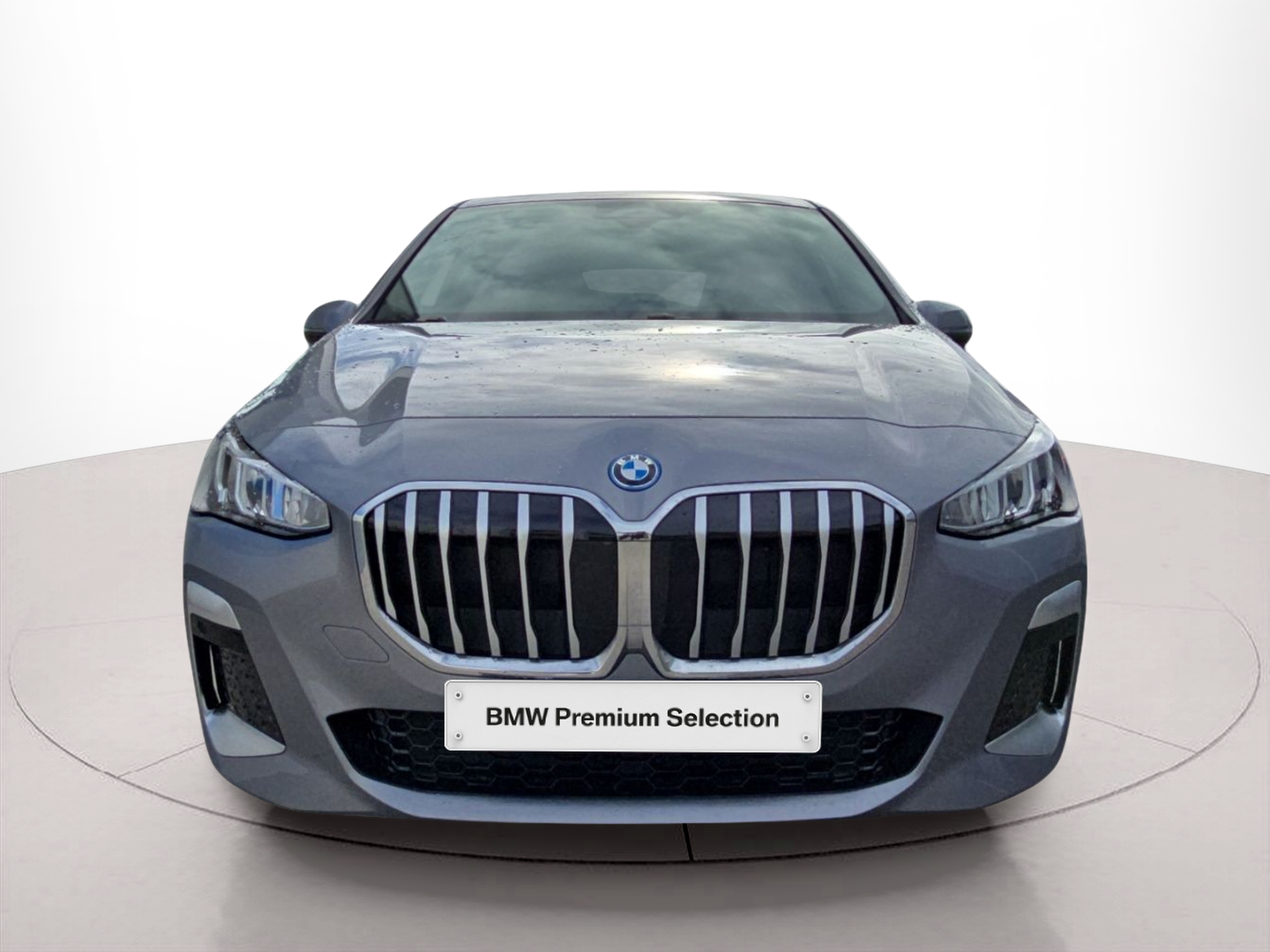 Fotos de BMW Série 2 225xe Active Tourer color Gris. Año 2023. 180KW(245CV). Elétrico / Gasolina Híbrido. En concesionario MCoutinho Bomcar Leiria de Leiria