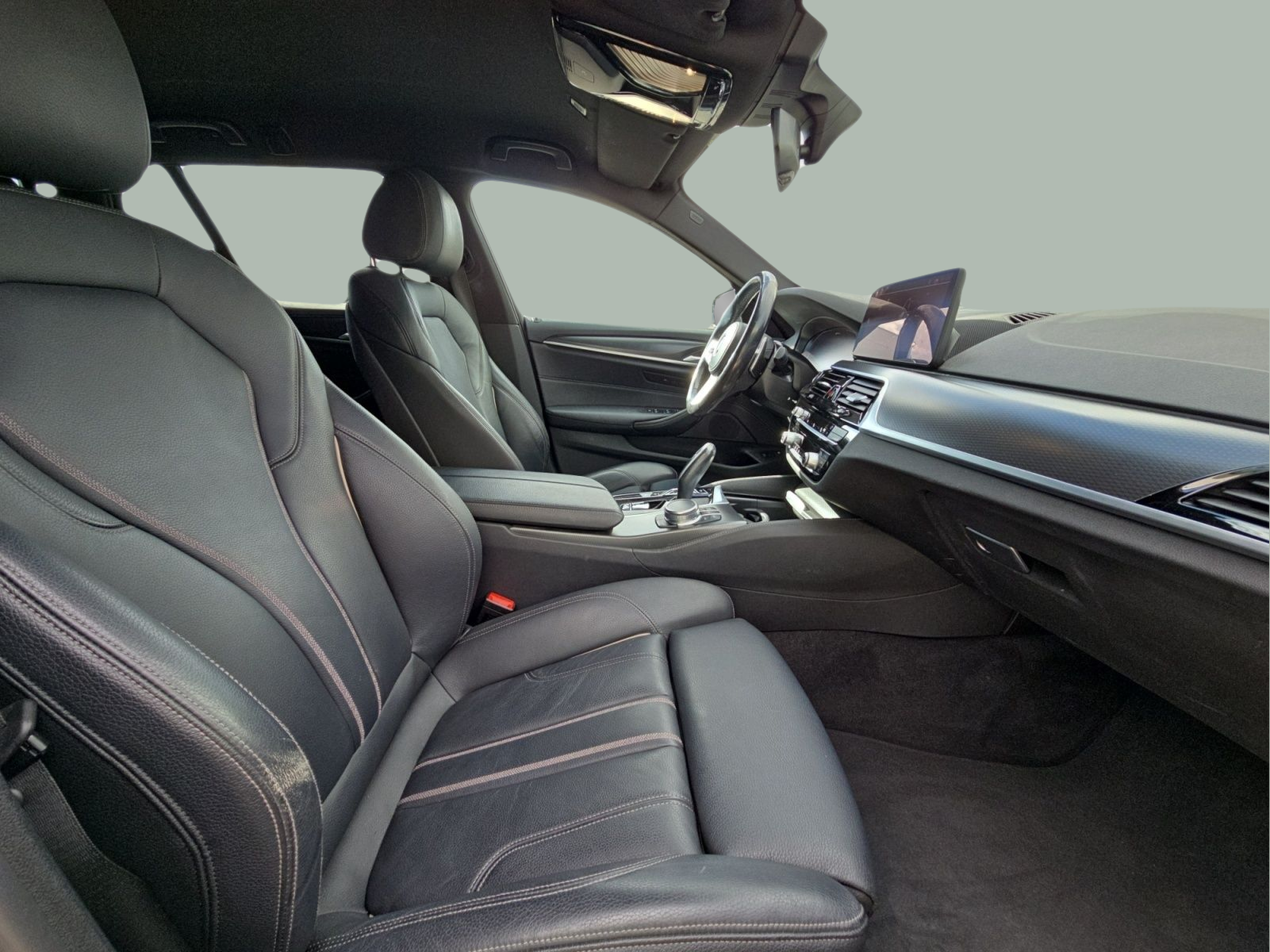 BMW Série 5 520e Touring color Blanco. Año 2021. 150KW(204CV). Elétrico / Gasolina Híbrido. En concesionario MCoutinho Bomcar Leiria de Leiria