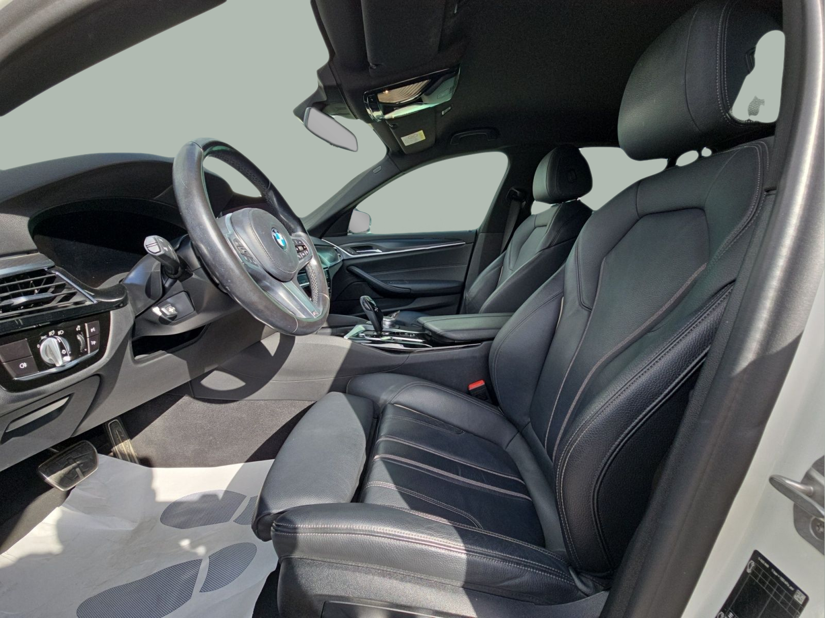 BMW Série 5 520e Touring color Blanco. Año 2021. 150KW(204CV). Elétrico / Gasolina Híbrido. En concesionario MCoutinho Bomcar Leiria de Leiria