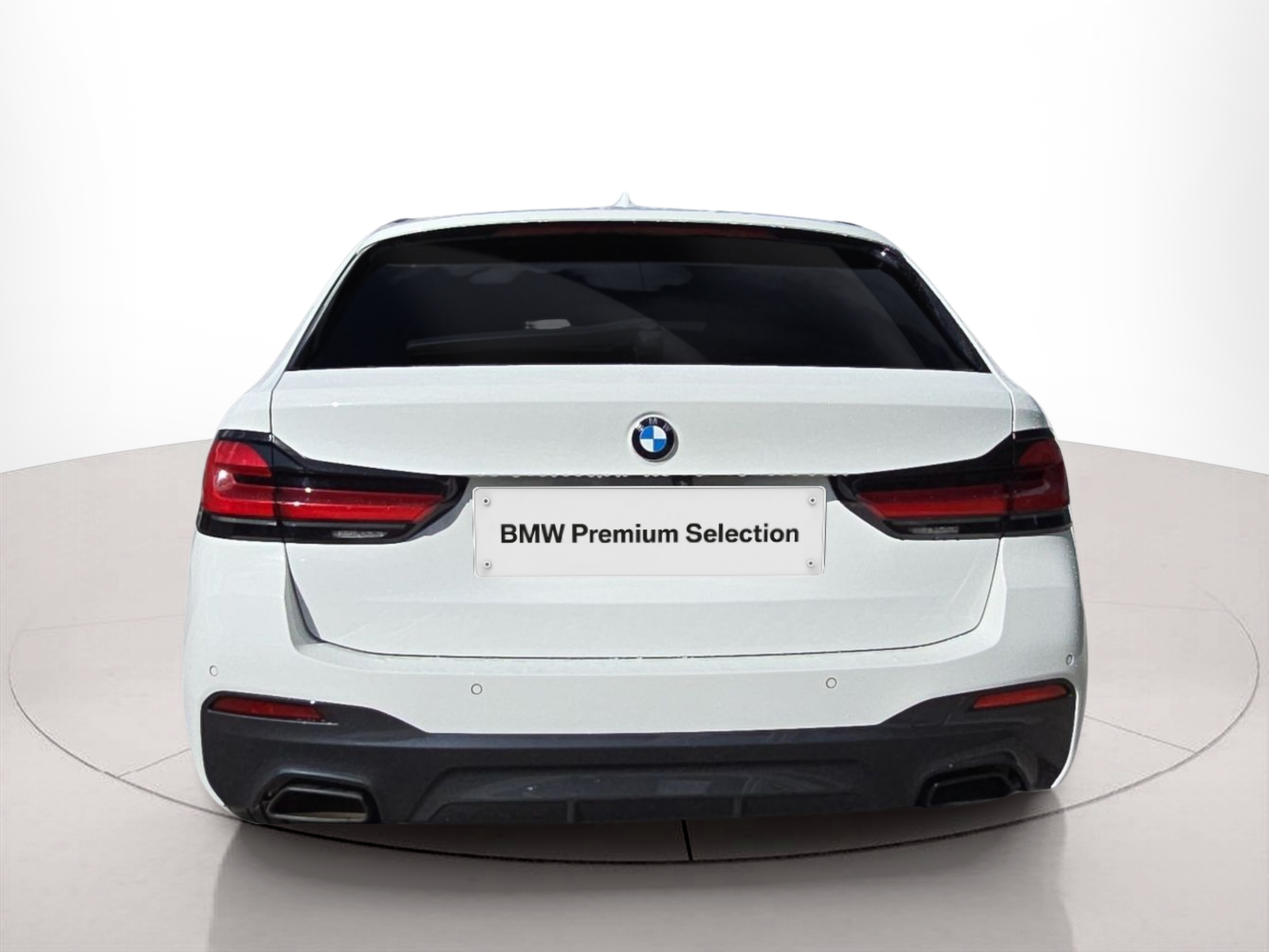 BMW Série 5 520e Touring color Blanco. Año 2021. 150KW(204CV). Elétrico / Gasolina Híbrido. En concesionario MCoutinho Bomcar Leiria de Leiria