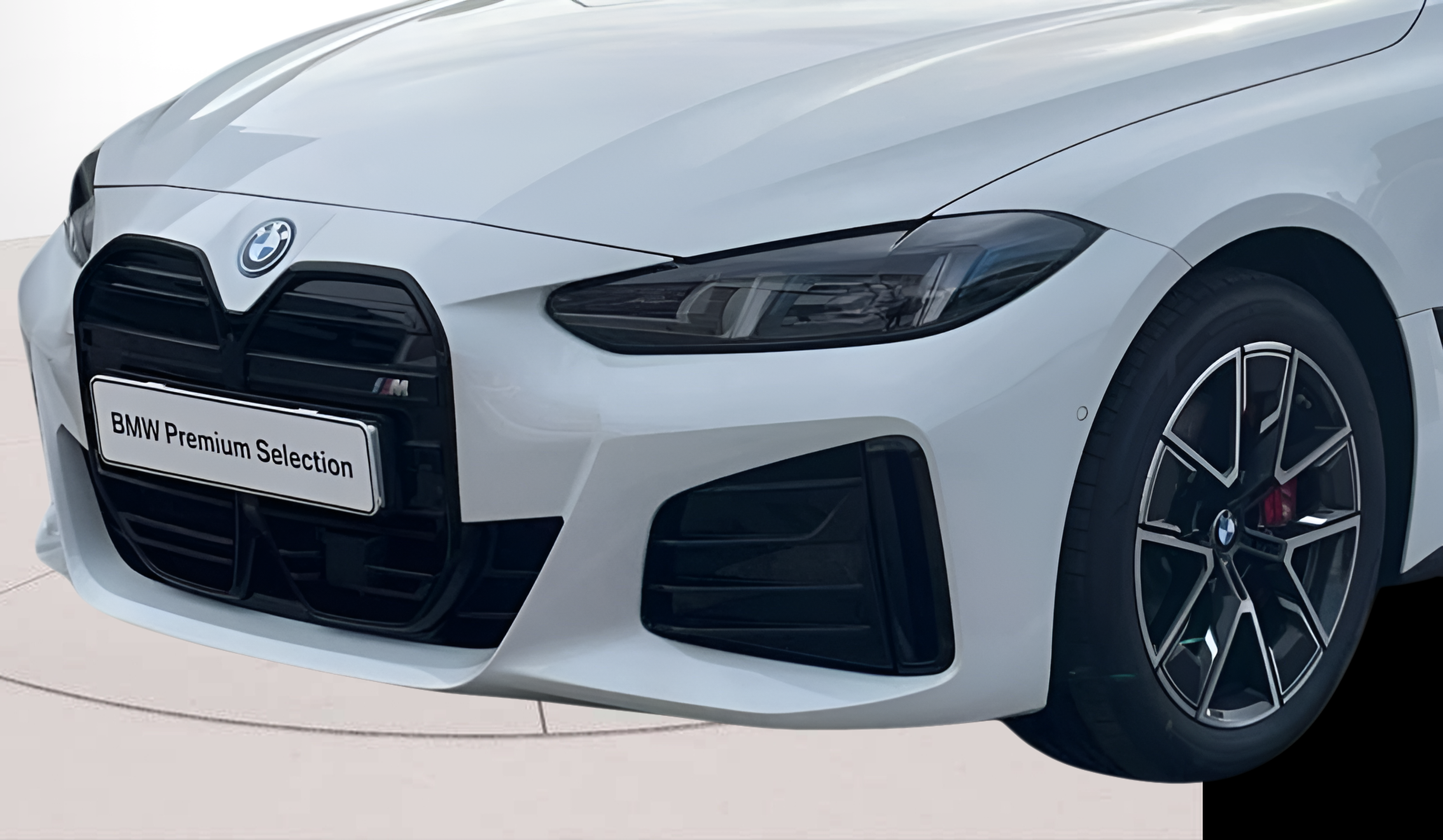 BMW i4 i4 M50 color Blanco. Año 2025. 400KW(544CV). Elétrico. En concesionario MCoutinho - Viseu de Viseu