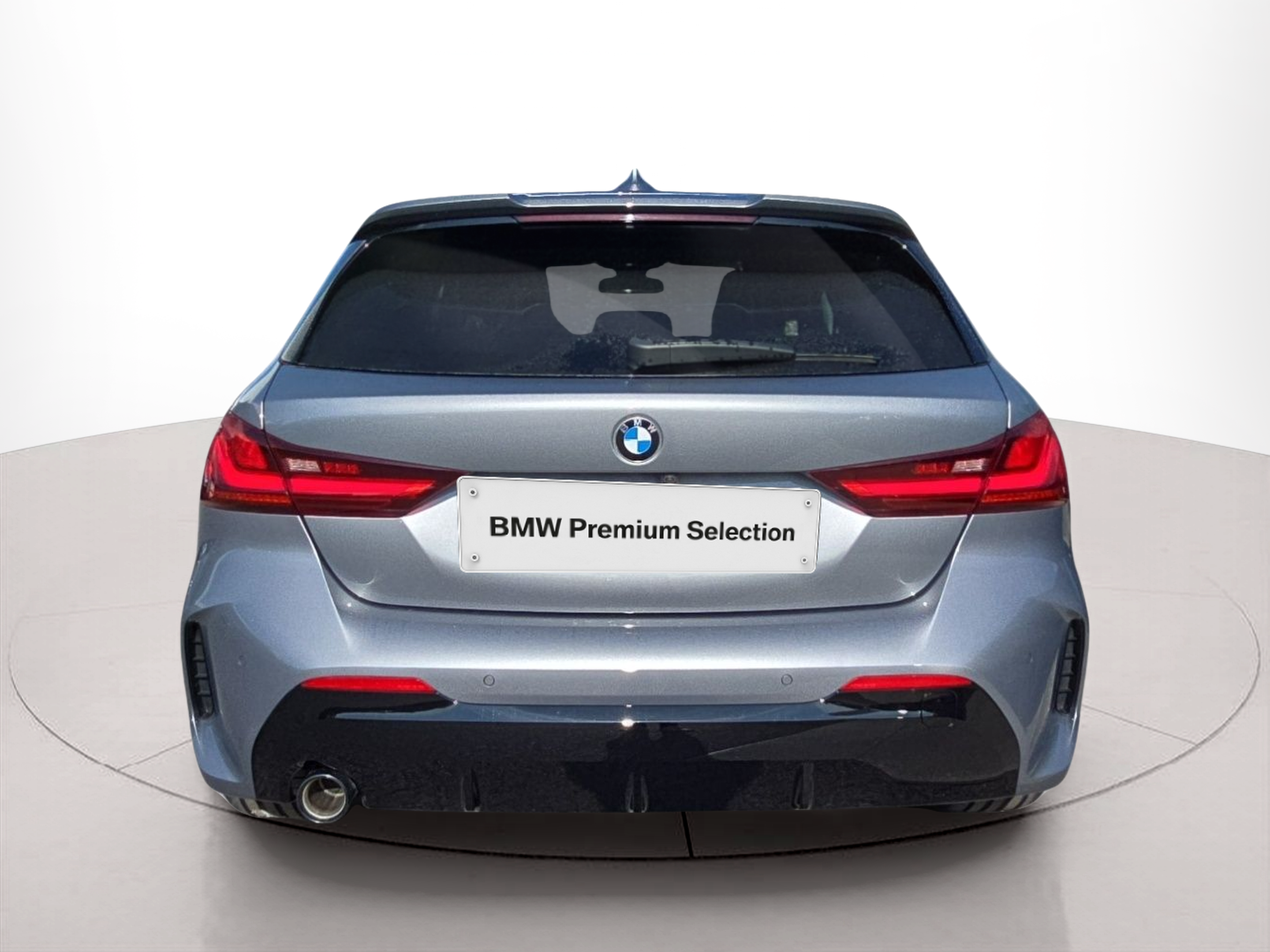 BMW Série 1 116d color Gris. Año 2023. 85KW(116CV). Diesel. En concesionario MCoutinho Bomcar Leiria de Leiria
