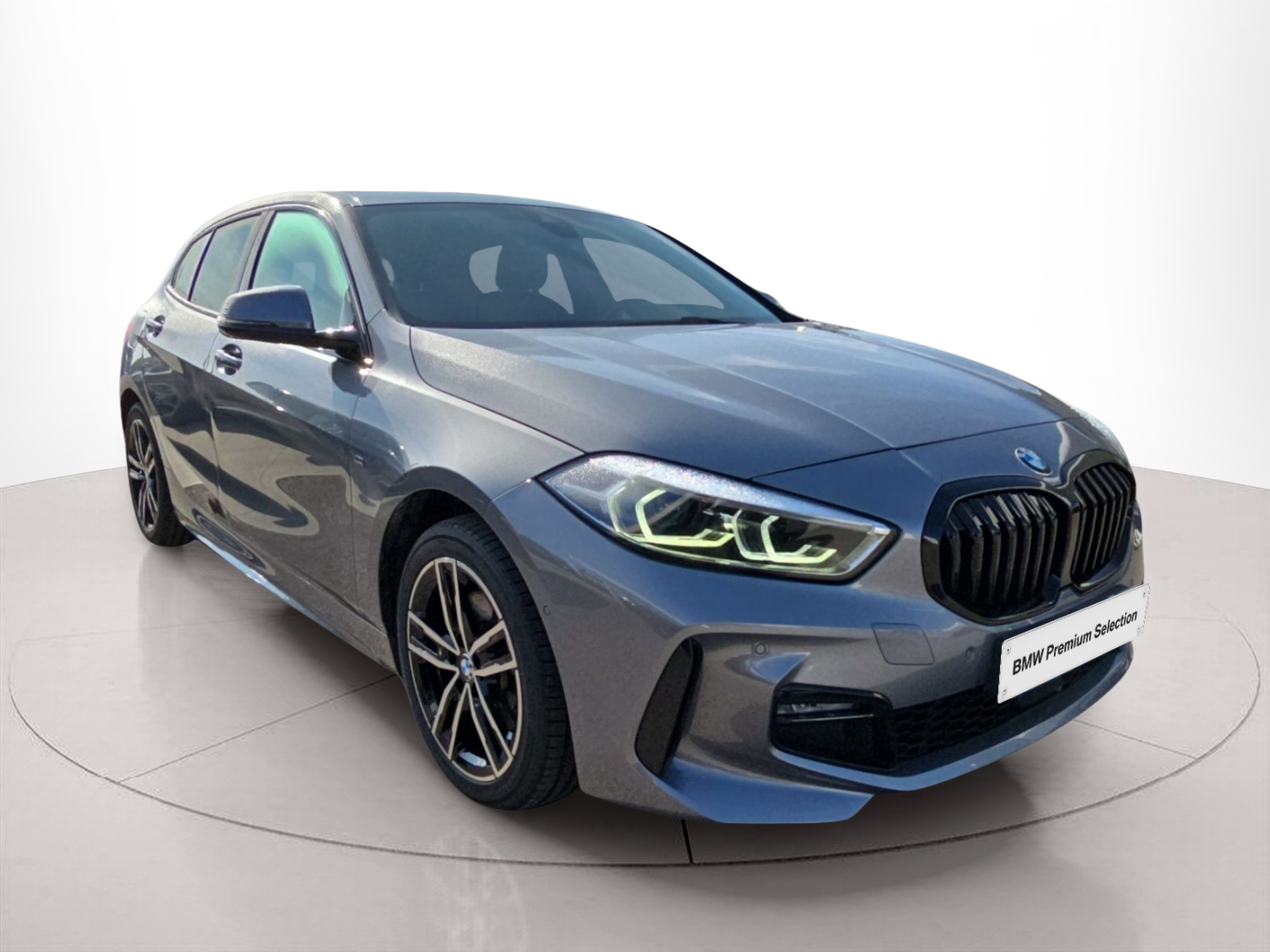 BMW Série 1 116d color Gris. Año 2023. 85KW(116CV). Diesel. En concesionario MCoutinho Bomcar Leiria de Leiria