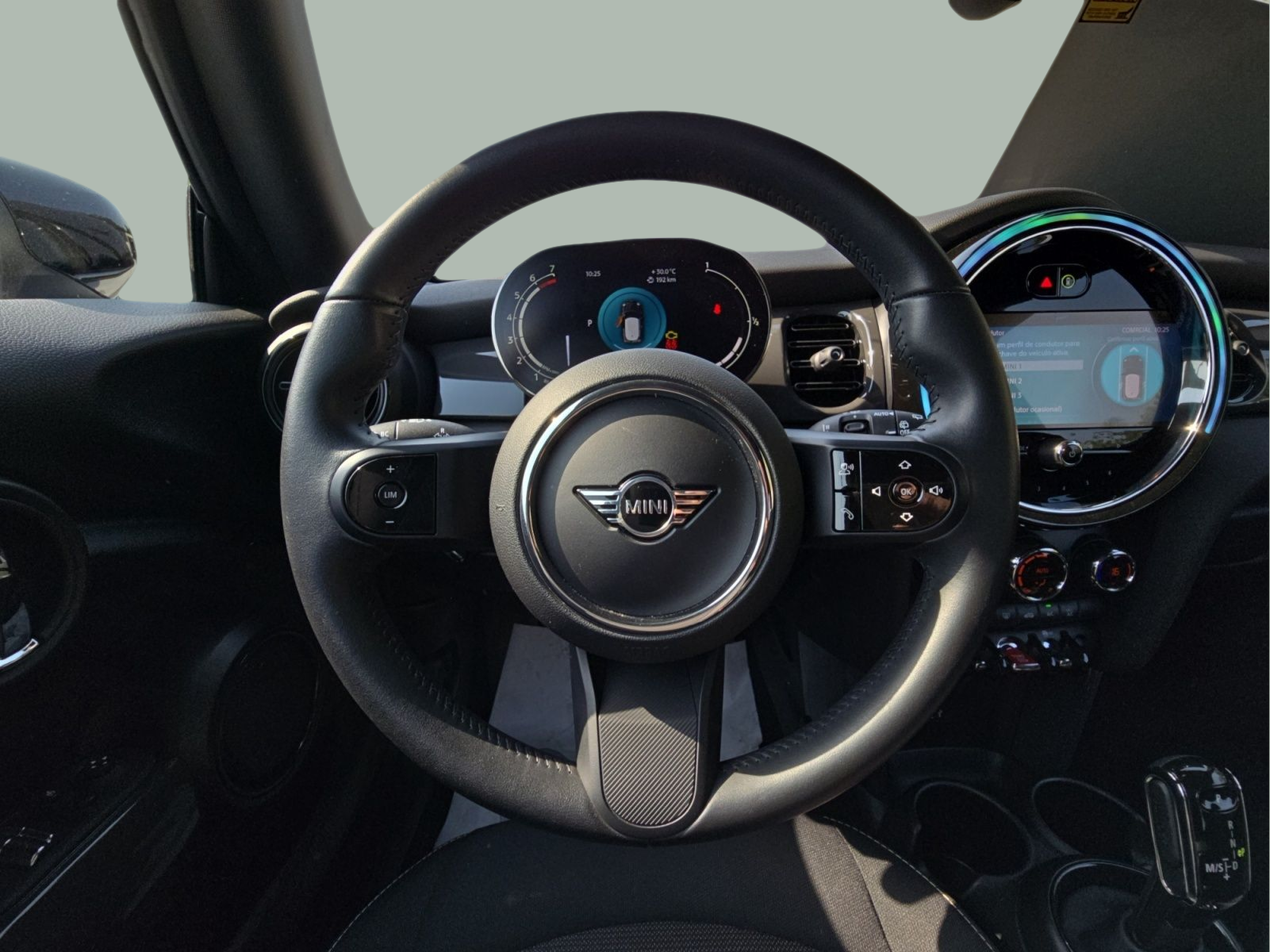 fotoG 13 del MINI MINI 3 Portas Cooper 100 kW (136 CV) 136cv Gasolina de 2024 em Bragança