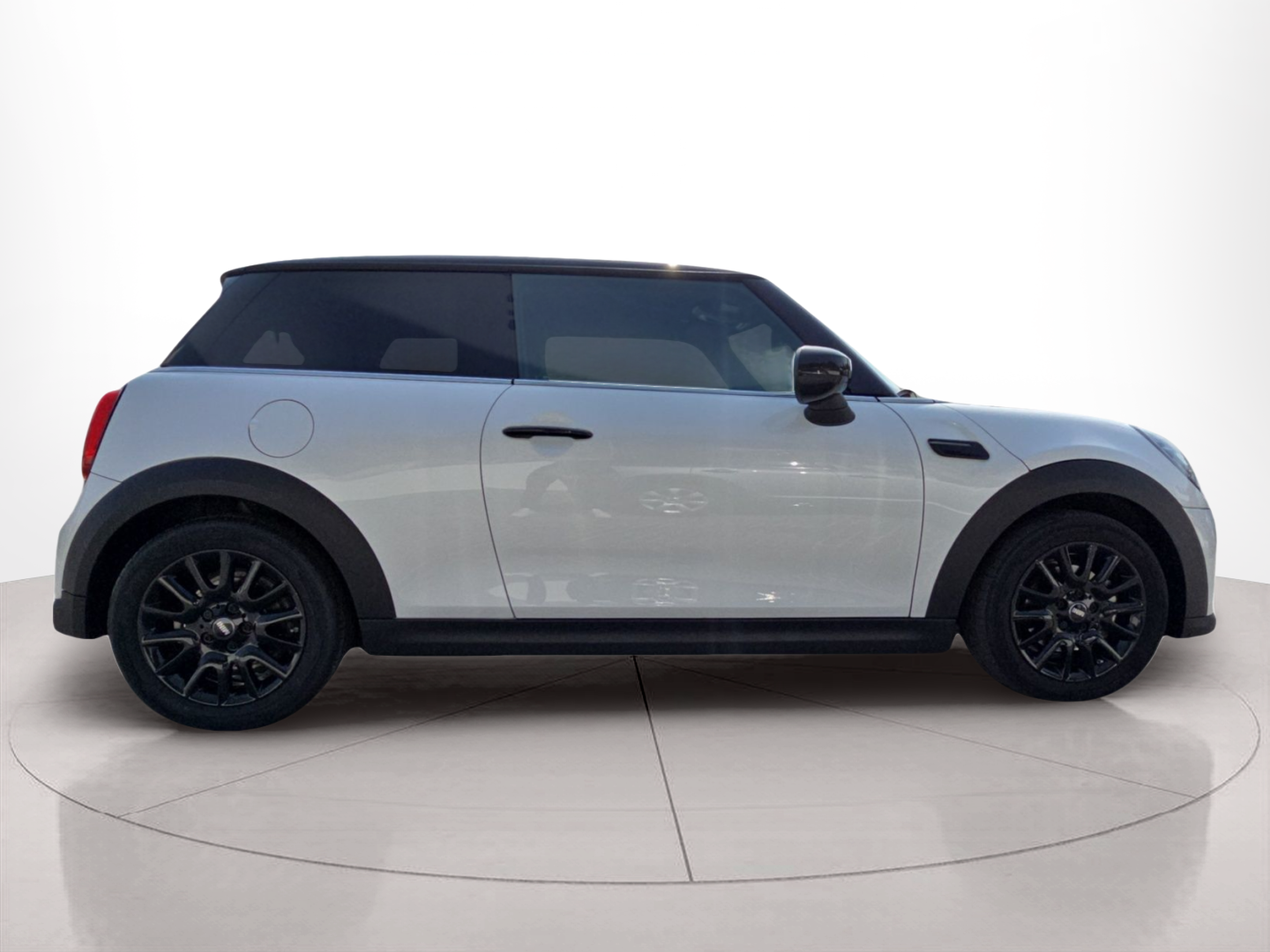 fotoG 10 del MINI MINI 3 Portas Cooper 100 kW (136 CV) 136cv Gasolina de 2024 em Bragança
