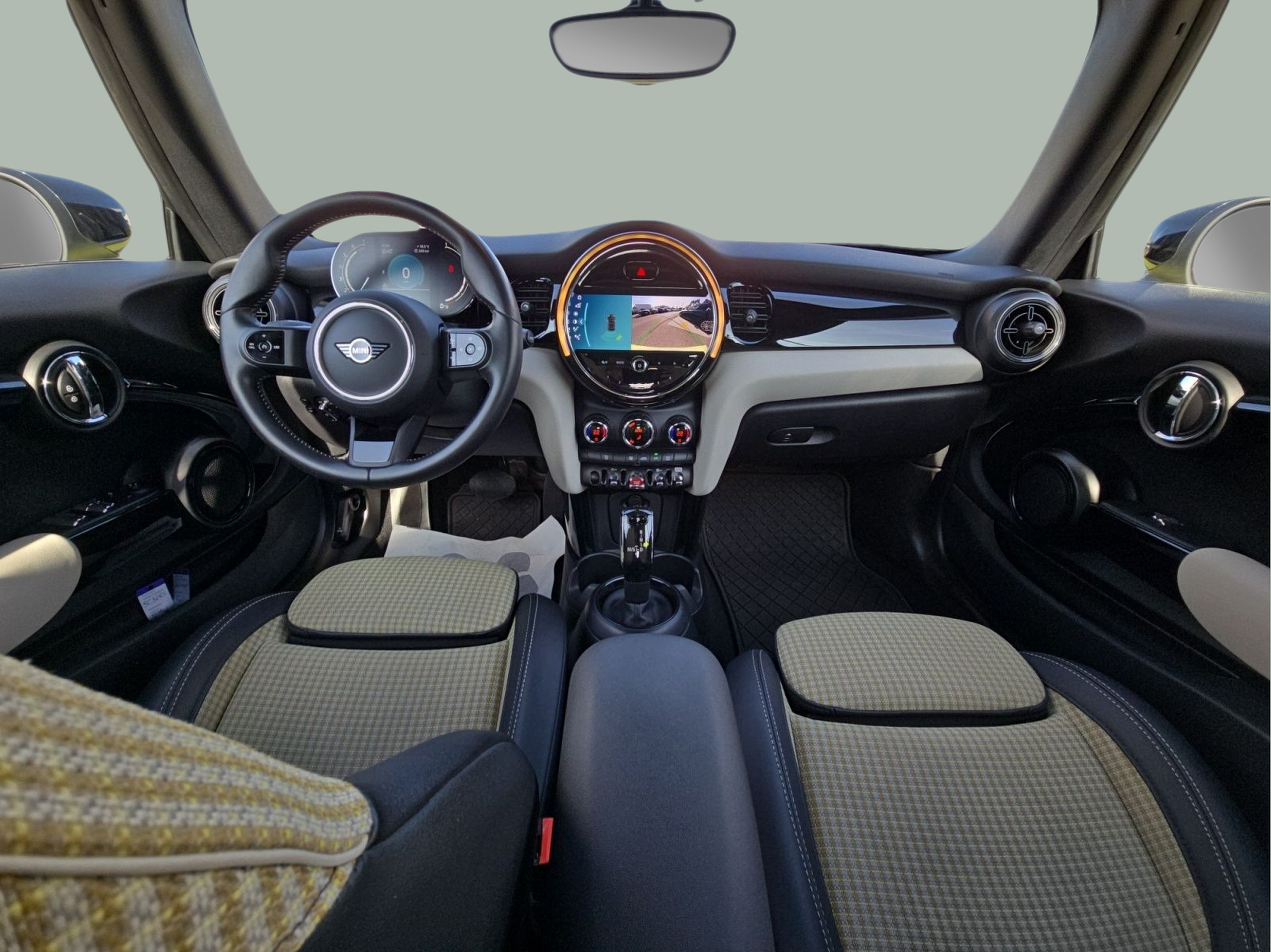 fotoG 6 del MINI MINI Cabrio Cooper 100 kW (136 CV) 136cv Gasolina de 2021 em Bragança