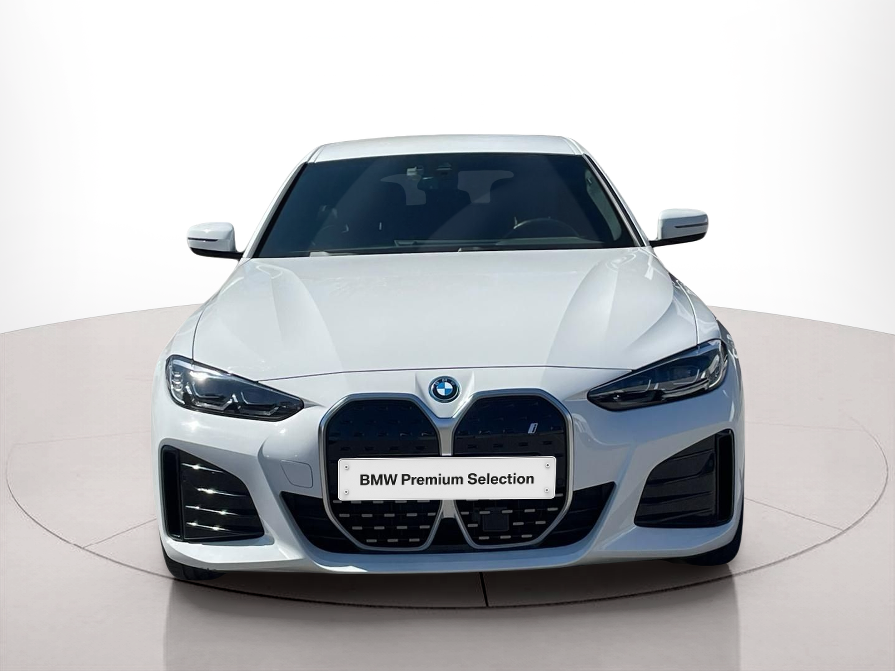 Fotos de BMW i4 i4 eDrive35 color Blanco. Año 2023. 210KW(286CV). Elétrico. En concesionario MCoutinho - Viseu de Viseu