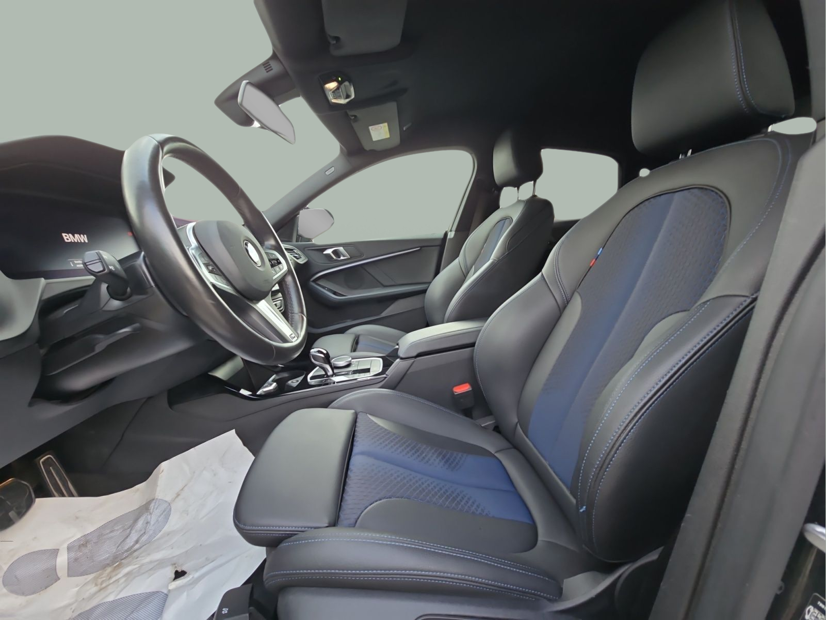 BMW Série 2 216d Gran Coupe color Negro. Año 2024. 85KW(116CV). Diesel. En concesionario MCoutinho Bomcar Leiria de Leiria