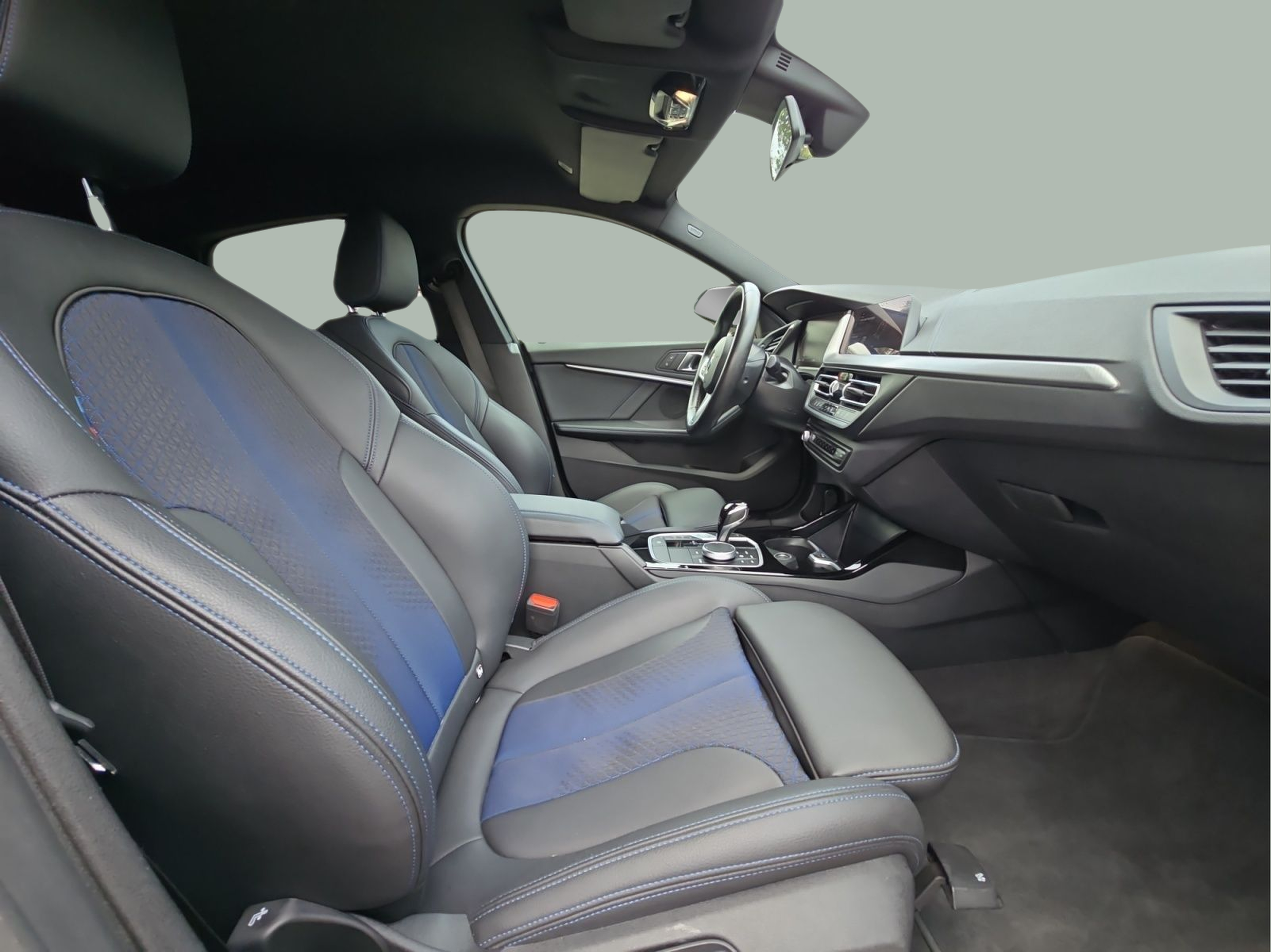 BMW Série 2 216d Gran Coupe color Negro. Año 2024. 85KW(116CV). Diesel. En concesionario MCoutinho Bomcar Leiria de Leiria