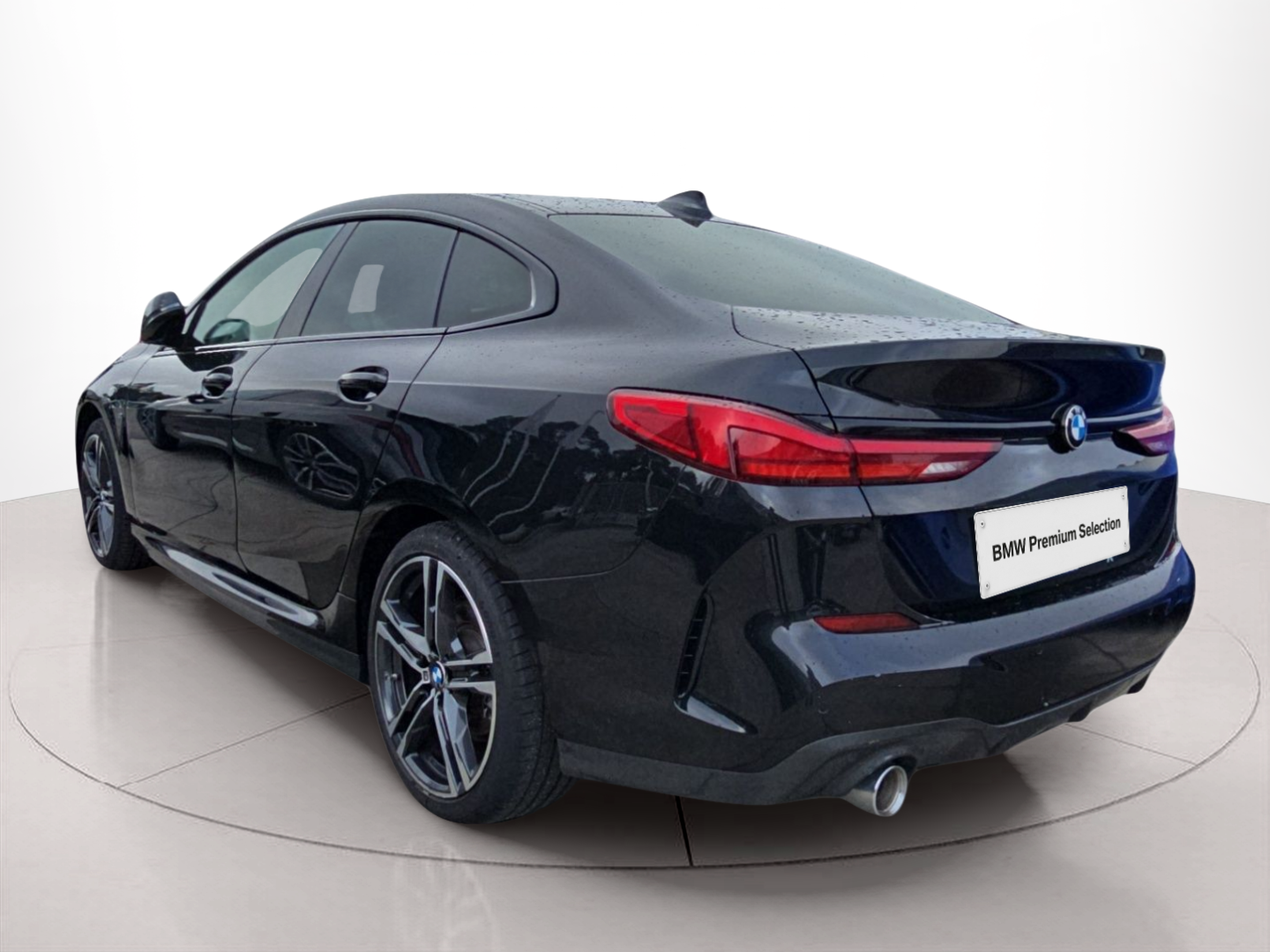 BMW Série 2 216d Gran Coupe color Negro. Año 2024. 85KW(116CV). Diesel. En concesionario MCoutinho Bomcar Leiria de Leiria