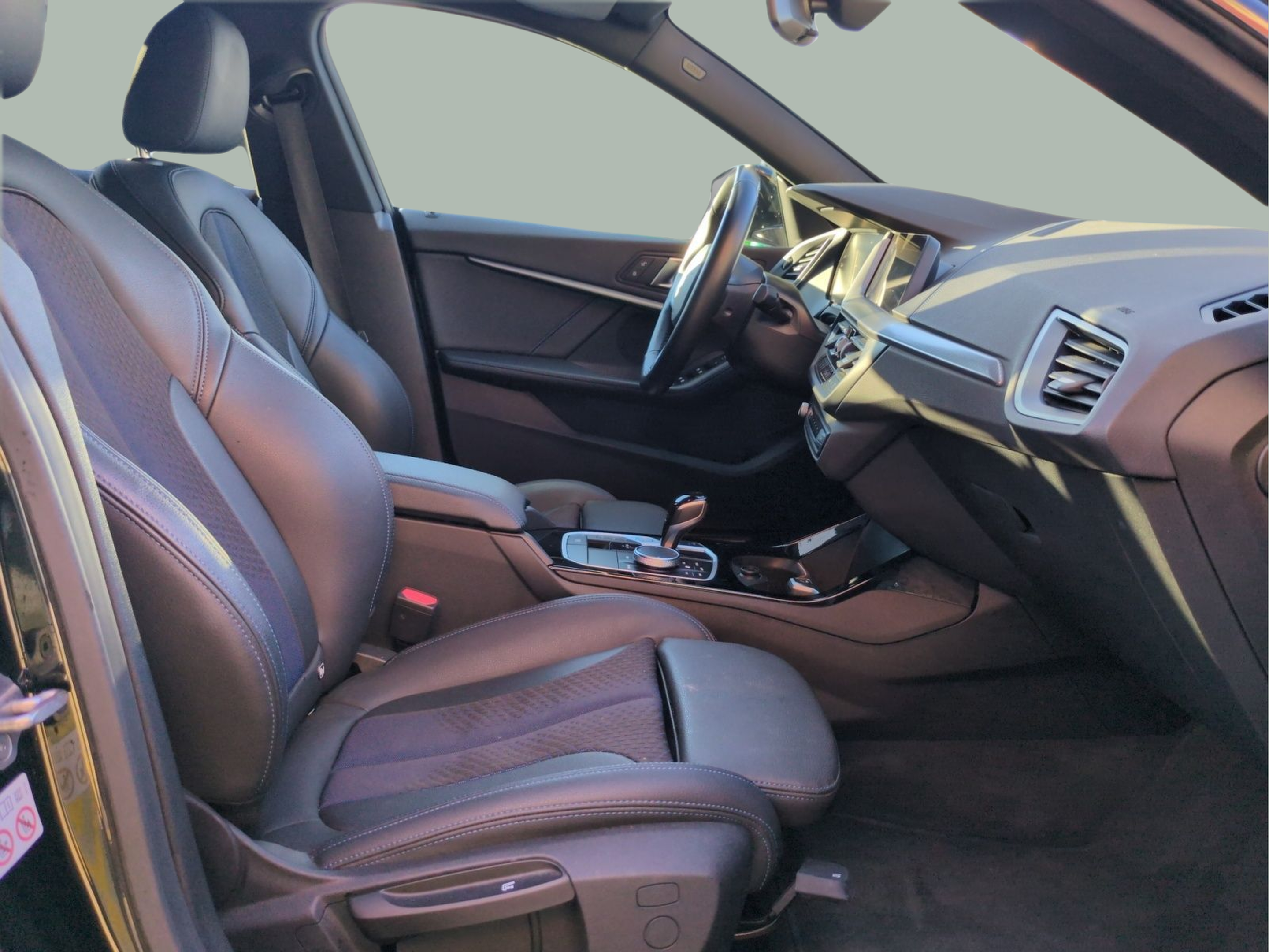 BMW Série 2 216d Gran Coupe color Negro. Año 2024. 85KW(116CV). Diesel. En concesionario MCoutinho - Vila Real de Vila Real