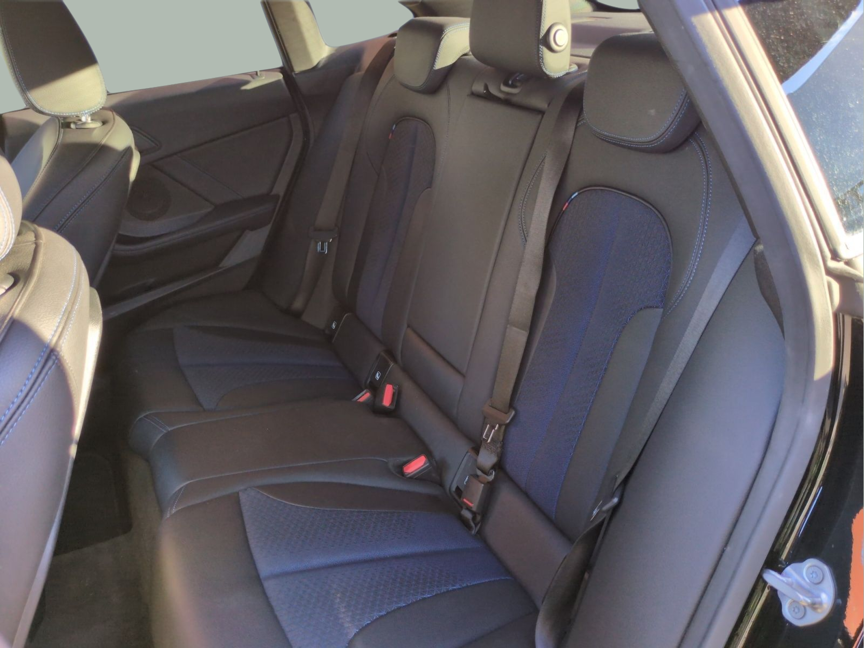 BMW Série 2 216d Gran Coupe color Negro. Año 2024. 85KW(116CV). Diesel. En concesionario MCoutinho - Vila Real de Vila Real