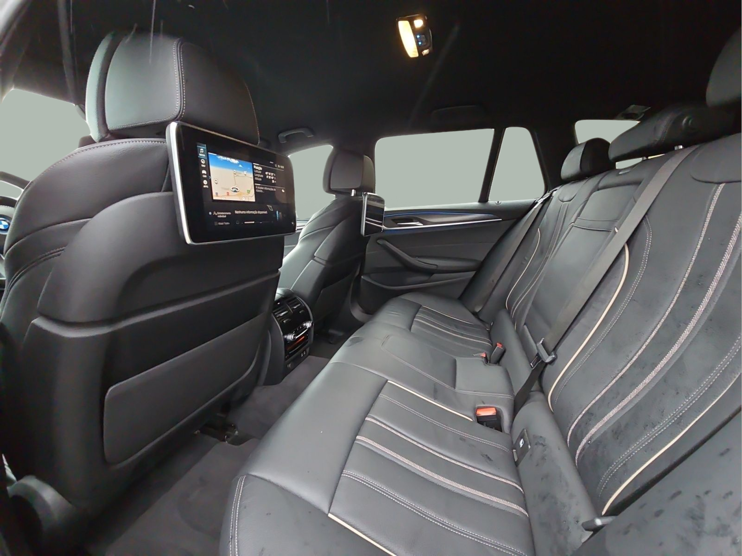 BMW Série 5 530e Touring color Negro. Año 2022. 215KW(292CV). Elétrico / Gasolina Híbrido. En concesionario MCoutinho Bomcar Coimbra de Coimbra