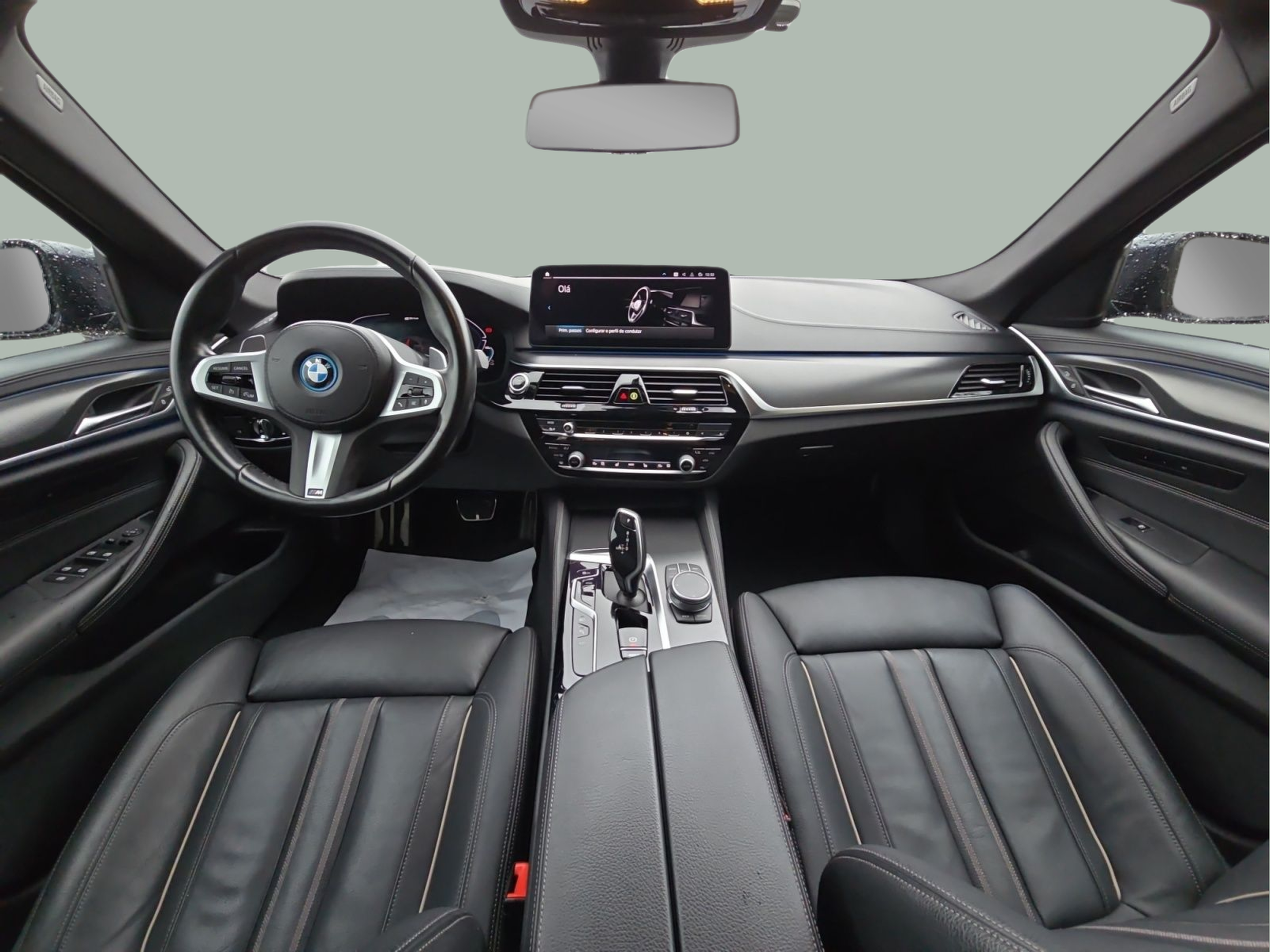 BMW Série 5 530e Touring color Negro. Año 2022. 215KW(292CV). Elétrico / Gasolina Híbrido. En concesionario MCoutinho Bomcar Coimbra de Coimbra