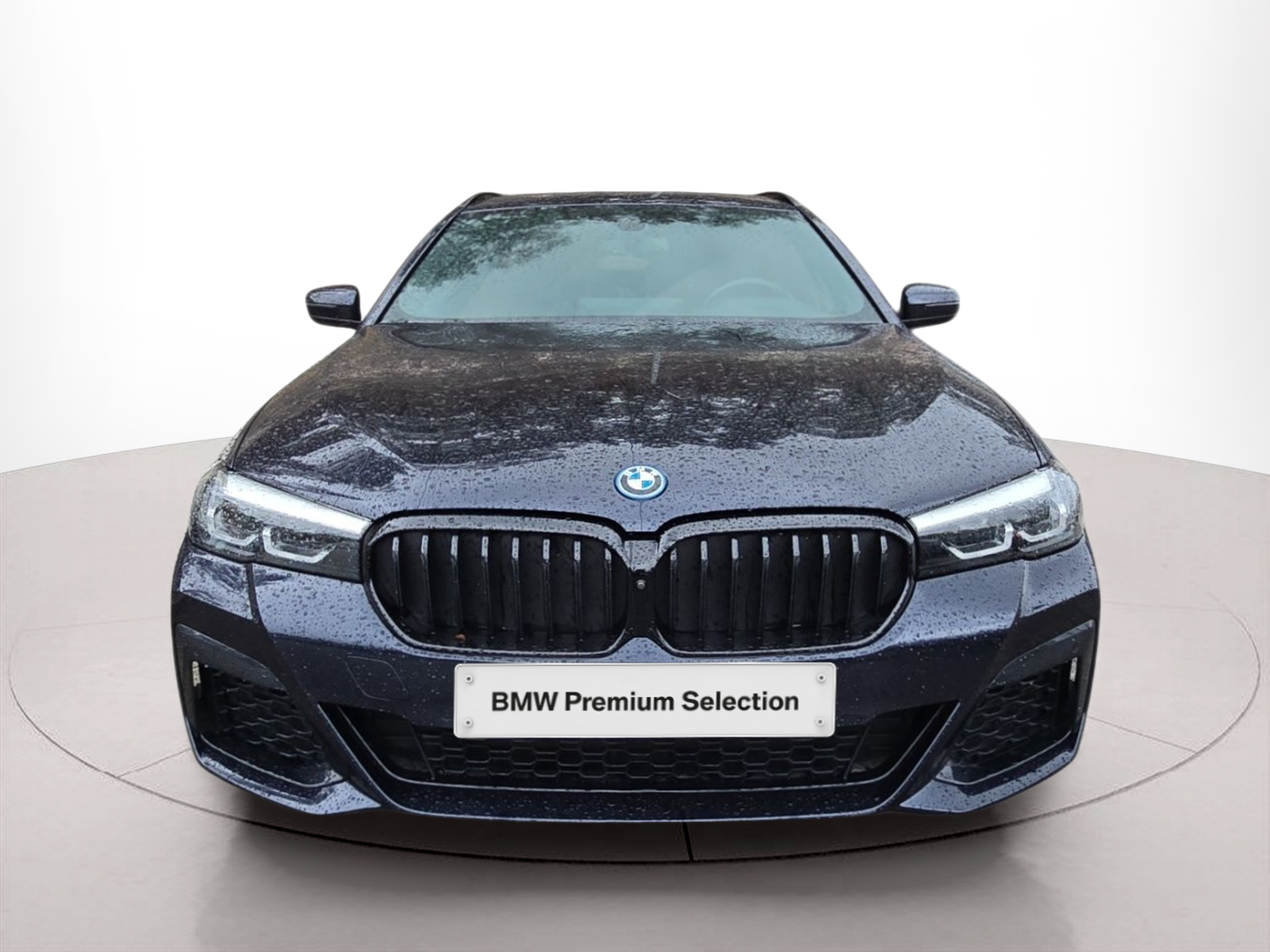 Fotos de BMW Série 5 530e Touring color Negro. Año 2022. 215KW(292CV). Elétrico / Gasolina Híbrido. En concesionario MCoutinho Bomcar Coimbra de Coimbra