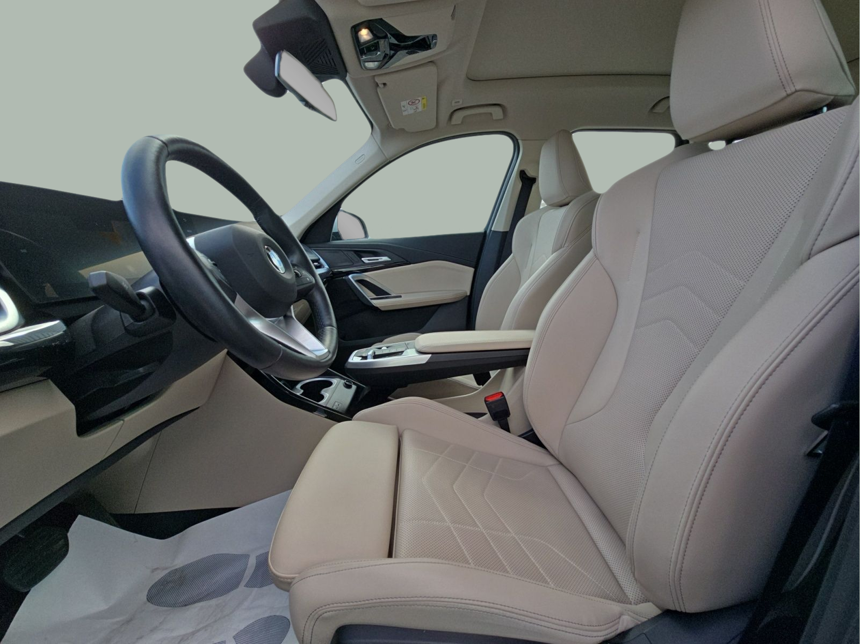 BMW X1 sDrive18i color Negro. Año 2024. 100KW(136CV). Gasolina. En concesionario MCoutinho Bomcar Leiria de Leiria