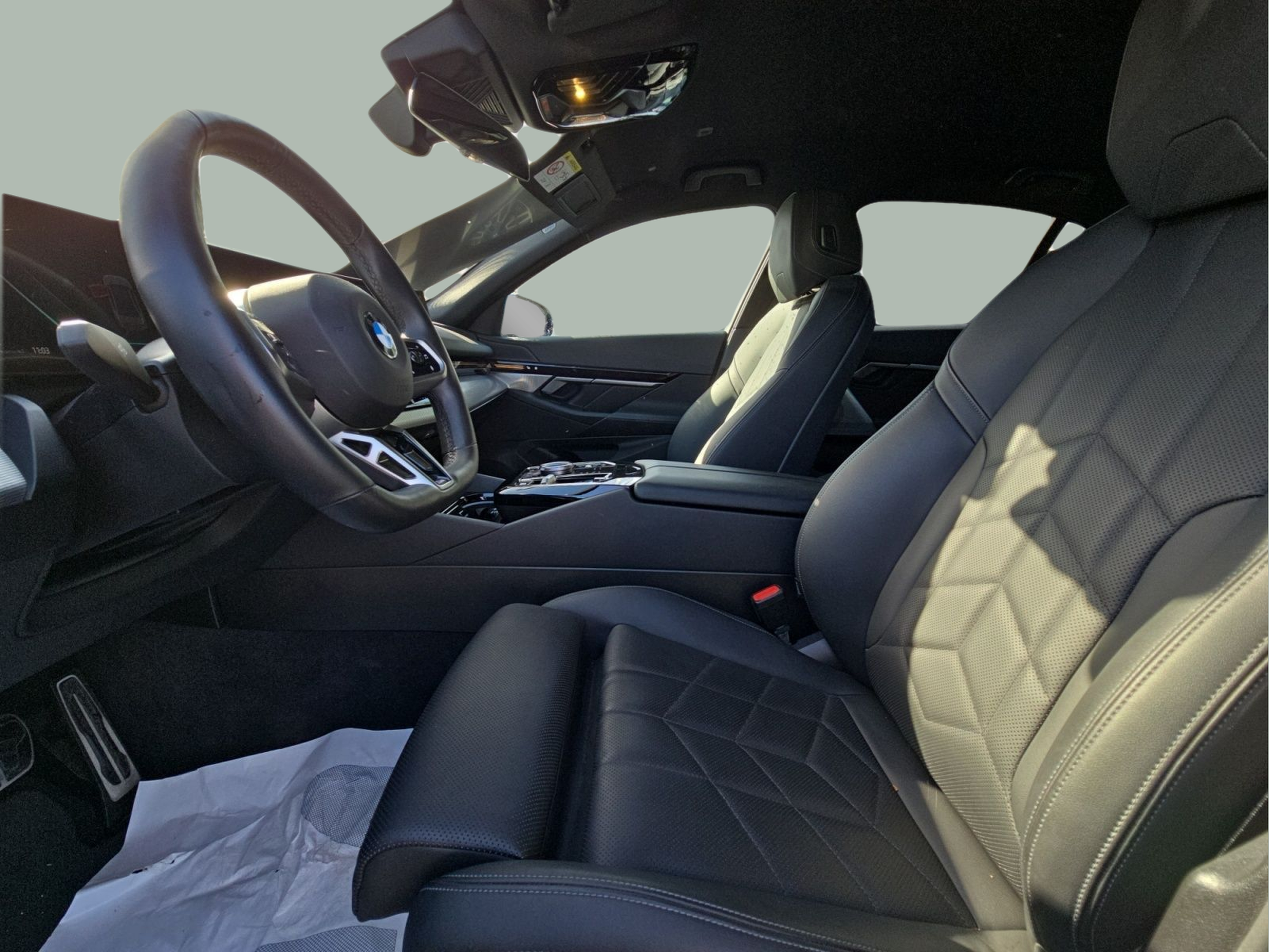 BMW Série 5 520d Berlina color Gris. Año 2024. 145KW(197CV). Diesel. En concesionario MCoutinho Bomcar Coimbra de Coimbra