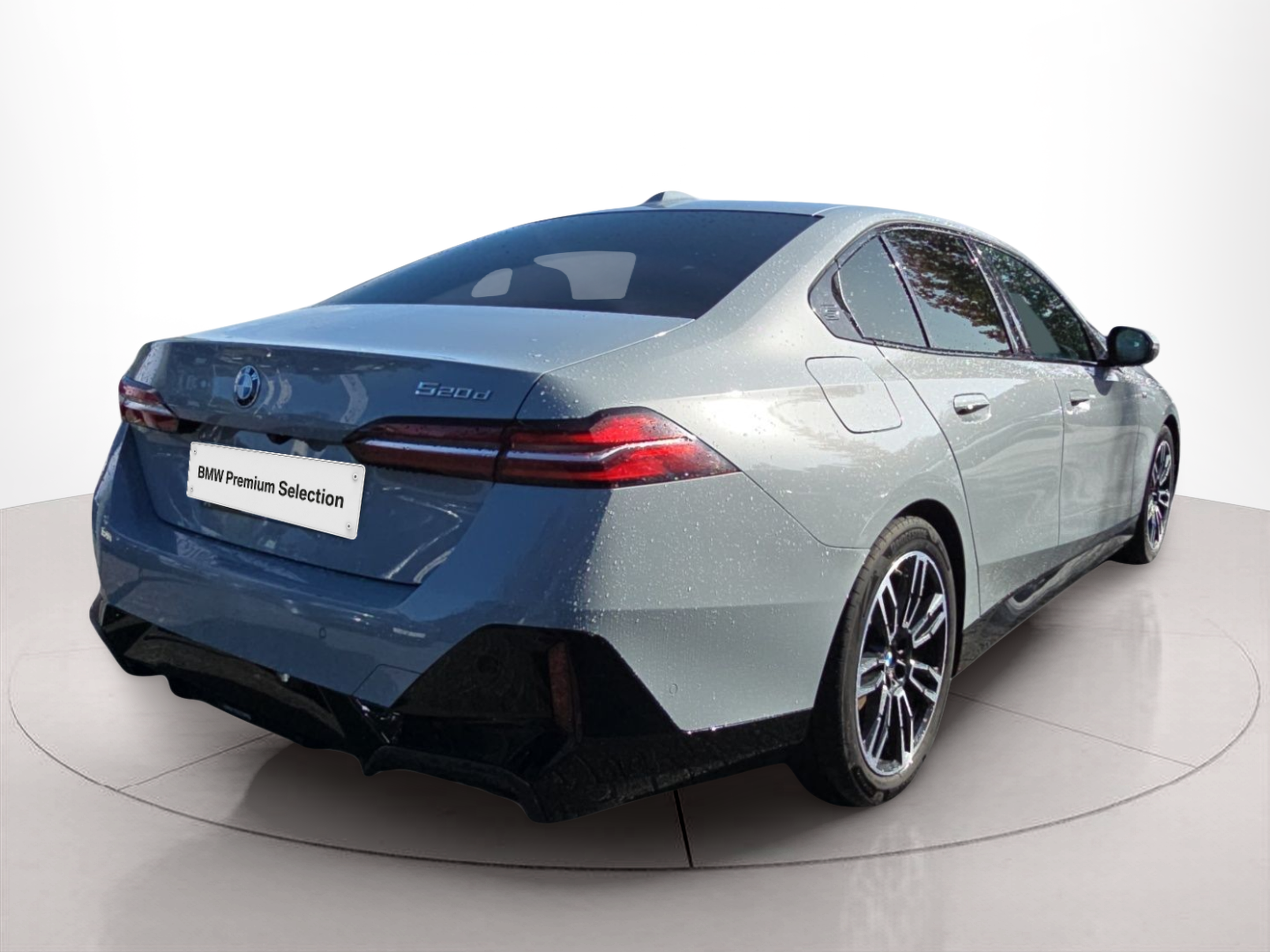 BMW Série 5 520d Berlina color Gris. Año 2024. 145KW(197CV). Diesel. En concesionario MCoutinho Bomcar Coimbra de Coimbra