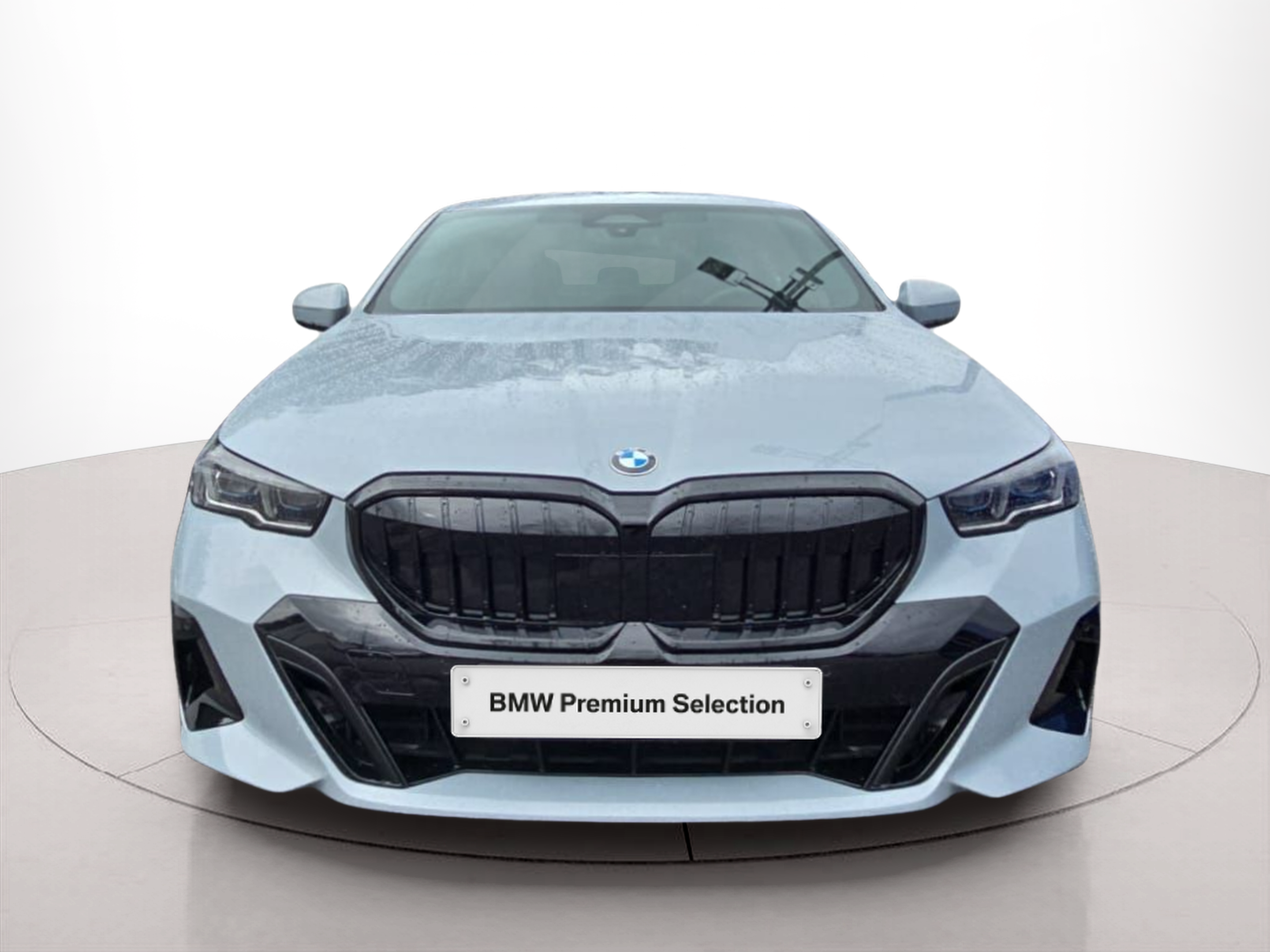 Fotos de BMW Série 5 520d Berlina color Gris. Año 2024. 145KW(197CV). Diesel. En concesionario MCoutinho Bomcar Coimbra de Coimbra