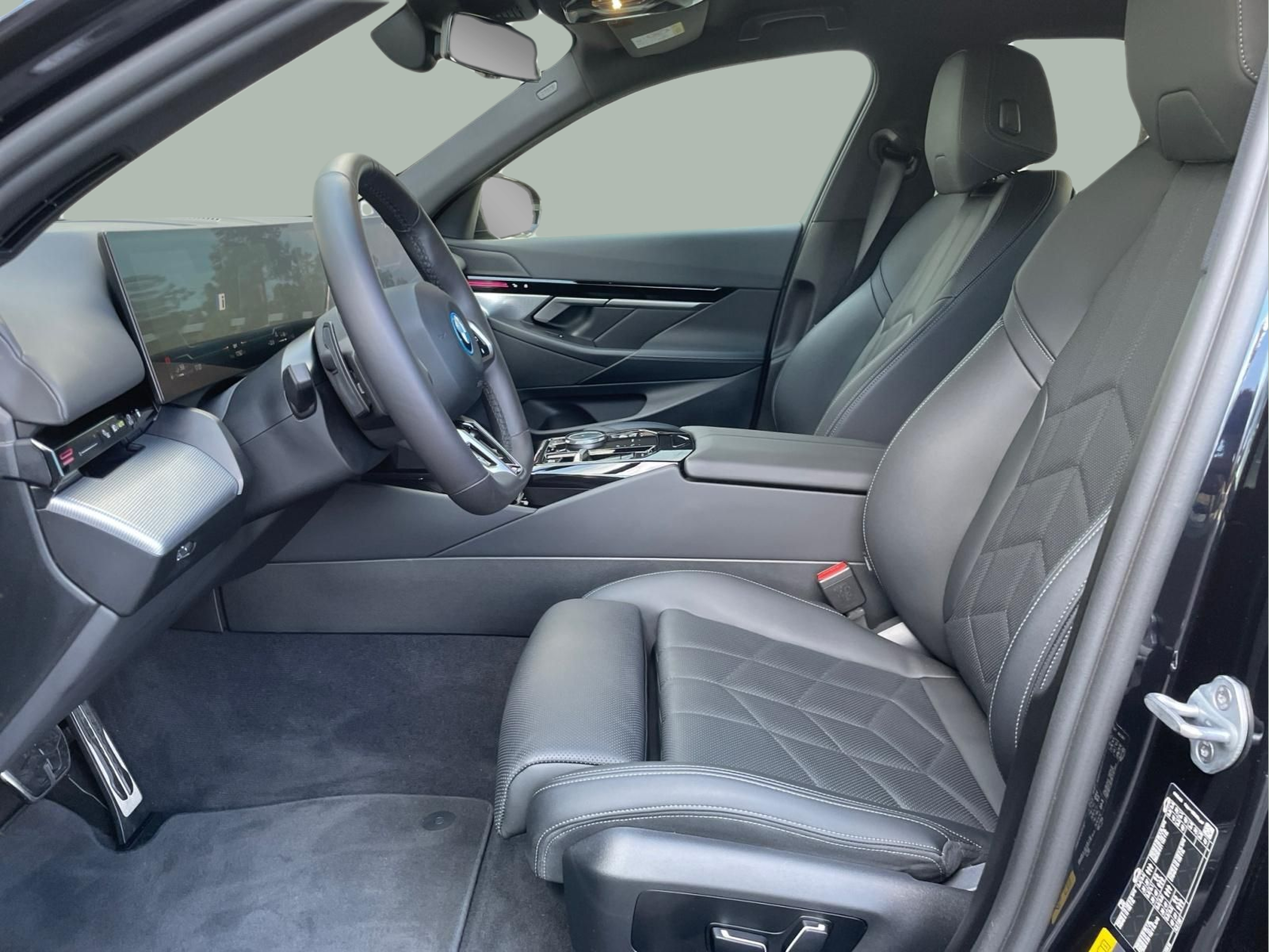 BMW Série 5 520d Berlina color Negro. Año 2025. 145KW(197CV). Diesel. En concesionario MCoutinho Bomcar Leiria de Leiria