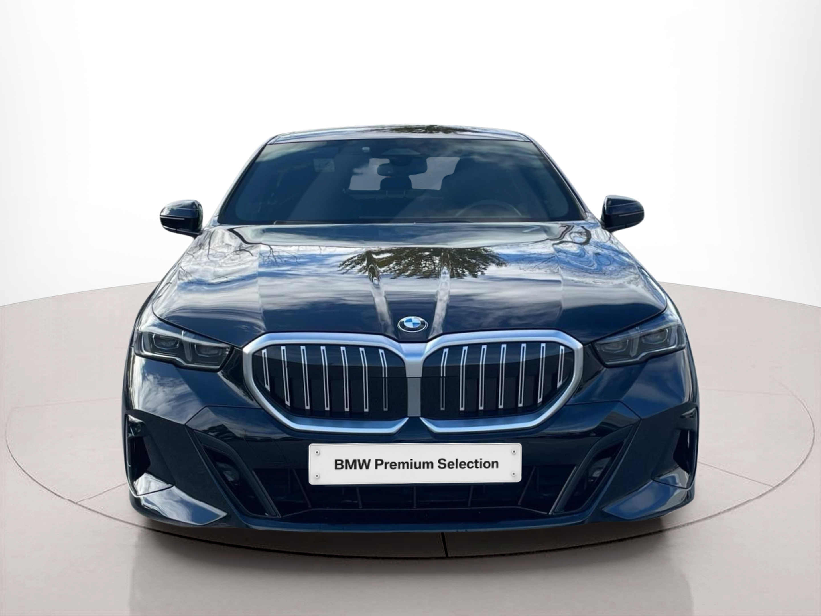 Fotos de BMW Série 5 520d Berlina color Negro. Año 2025. 145KW(197CV). Diesel. En concesionario MCoutinho Bomcar Leiria de Leiria