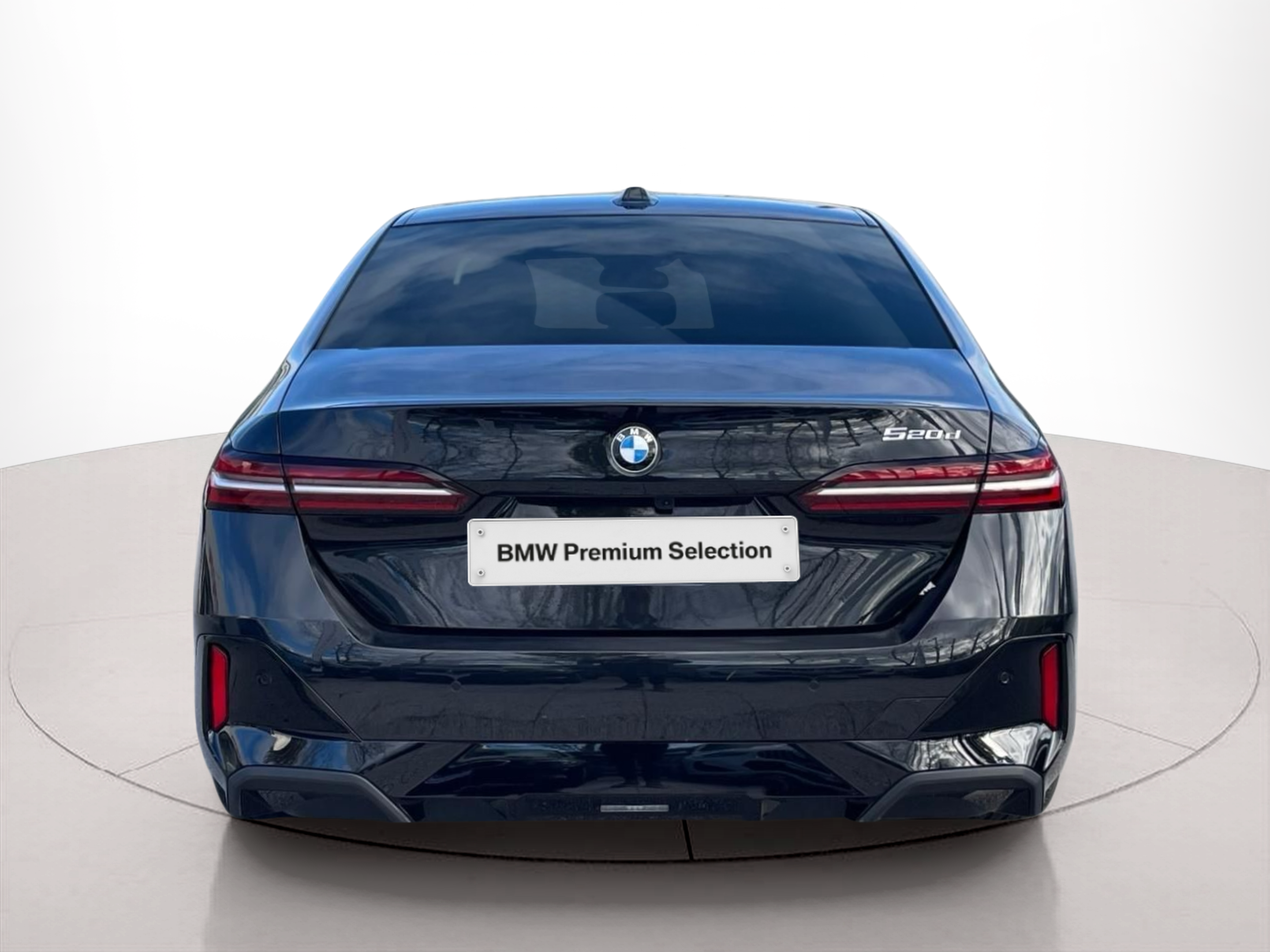 BMW Série 5 520d Berlina color Negro. Año 2025. 145KW(197CV). Diesel. En concesionario MCoutinho Bomcar Leiria de Leiria