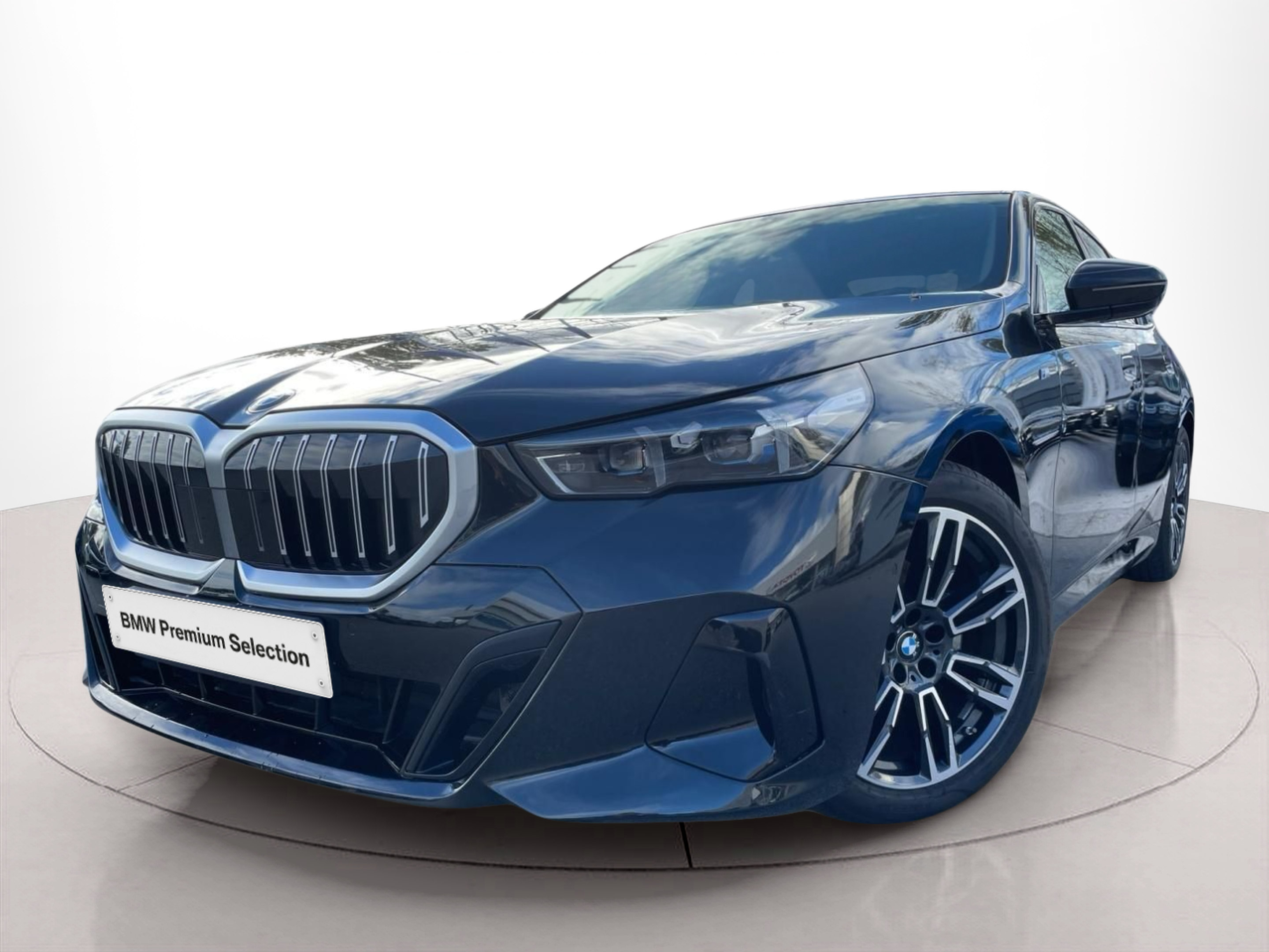 BMW Série 5 520d Berlina color Negro. Año 2025. 145KW(197CV). Diesel. En concesionario MCoutinho Bomcar Leiria de Leiria