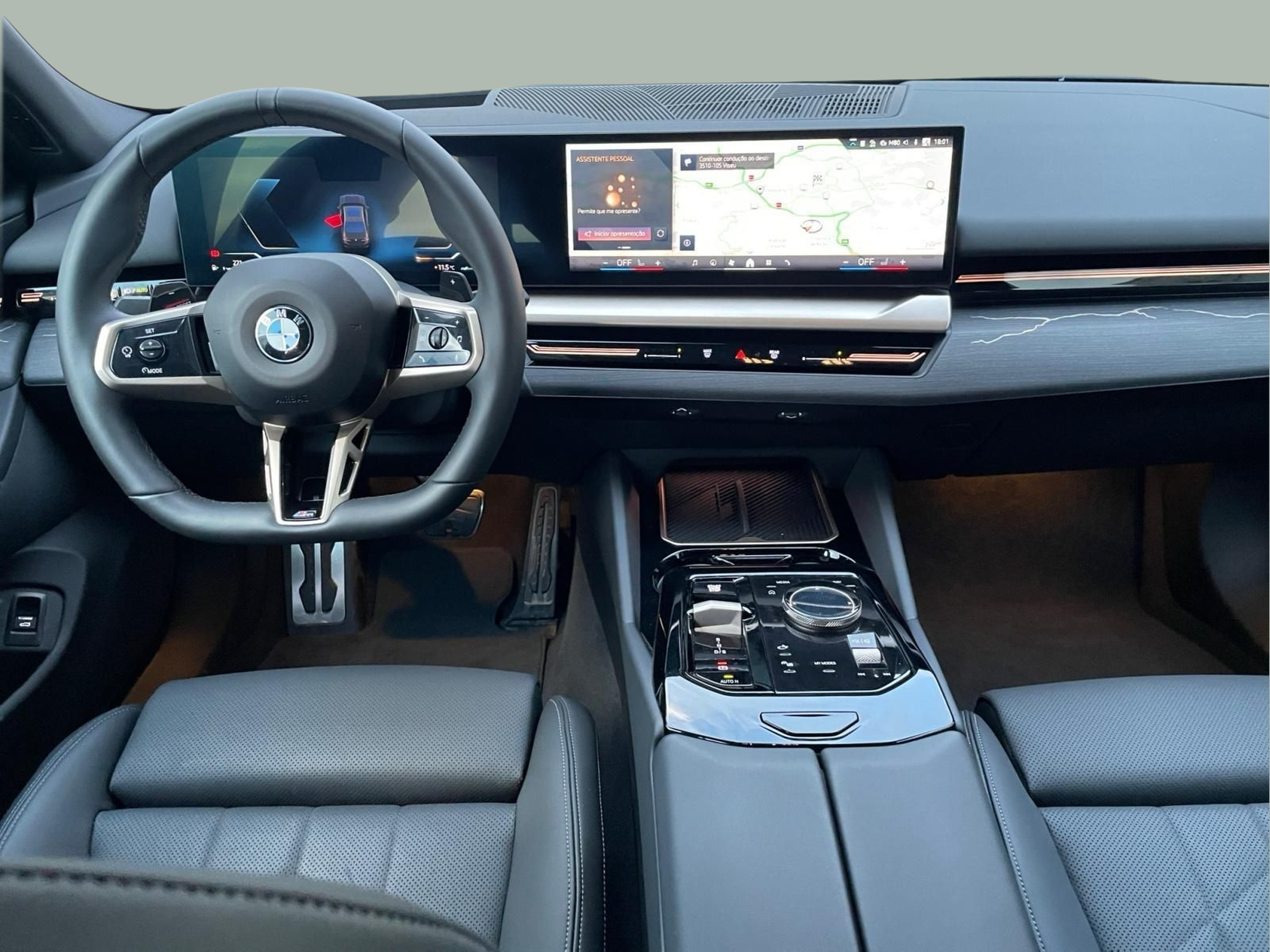 BMW Série 5 520d Berlina color Negro. Año 2025. 145KW(197CV). Diesel. En concesionario MCoutinho Bomcar Leiria de Leiria