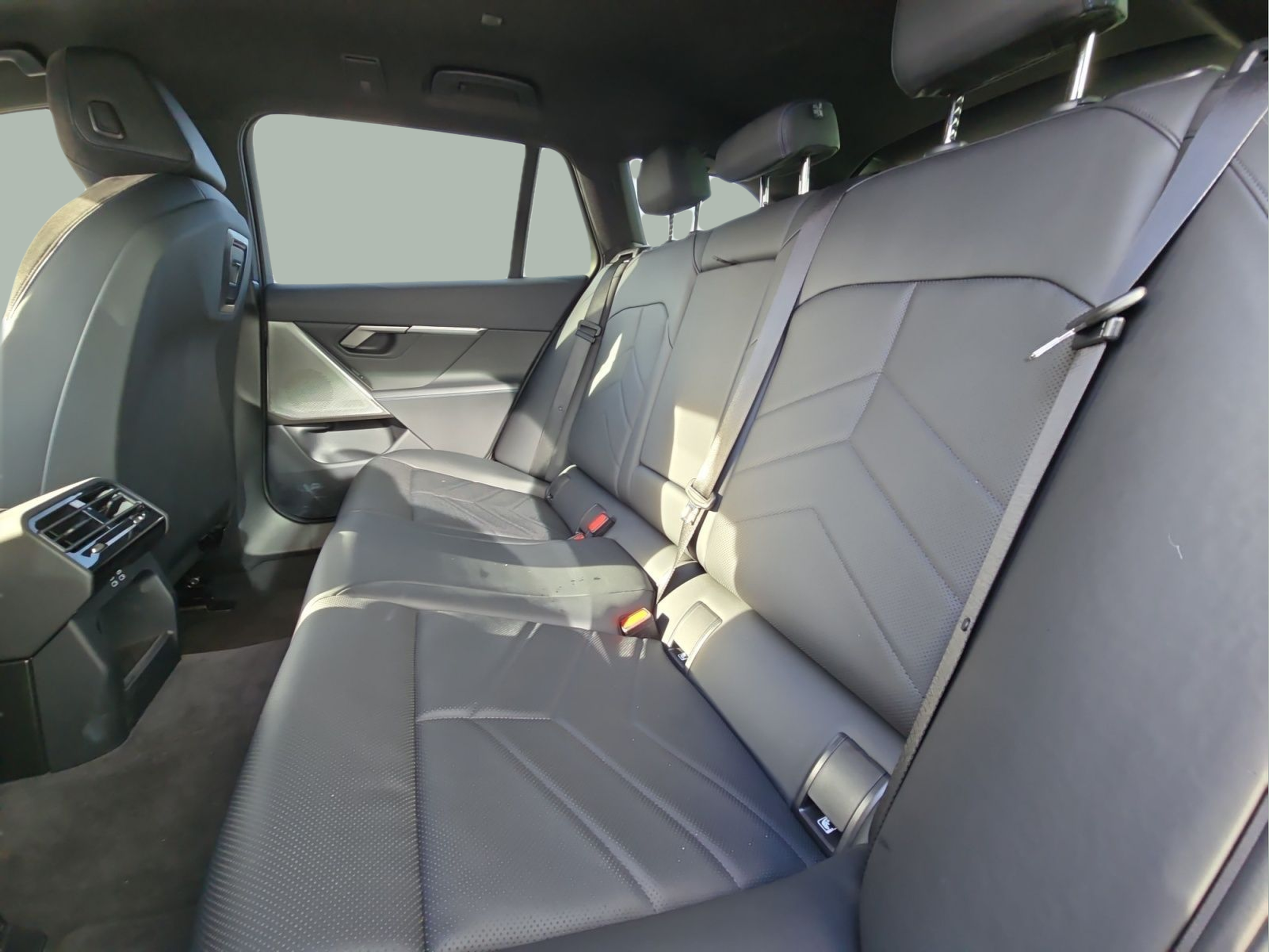 BMW Série 5 520d Touring color Negro. Año 2025. 145KW(197CV). Diesel. En concesionario MCoutinho - Viseu de Viseu