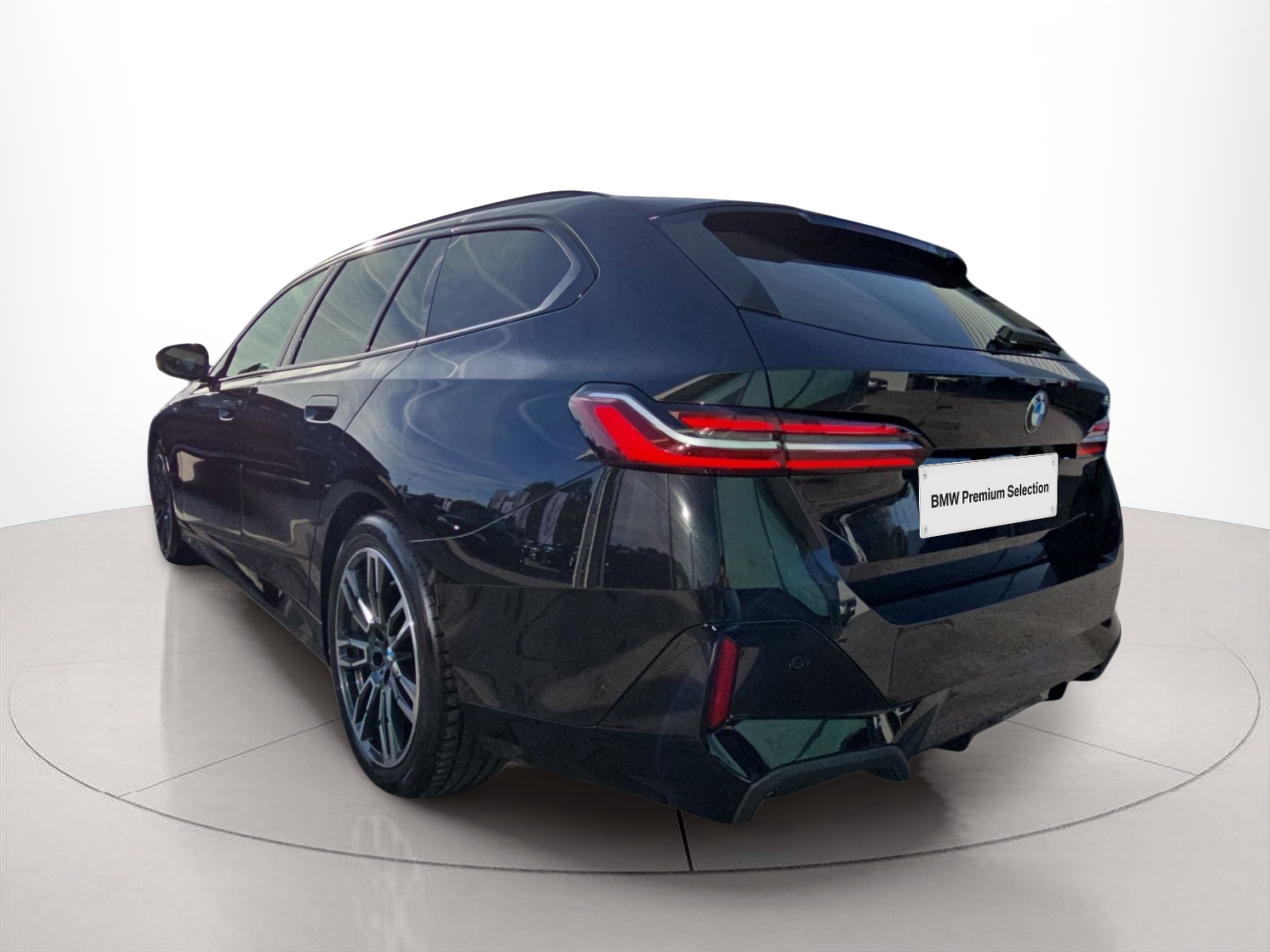 BMW Série 5 520d Touring color Negro. Año 2025. 145KW(197CV). Diesel. En concesionario MCoutinho - Viseu de Viseu