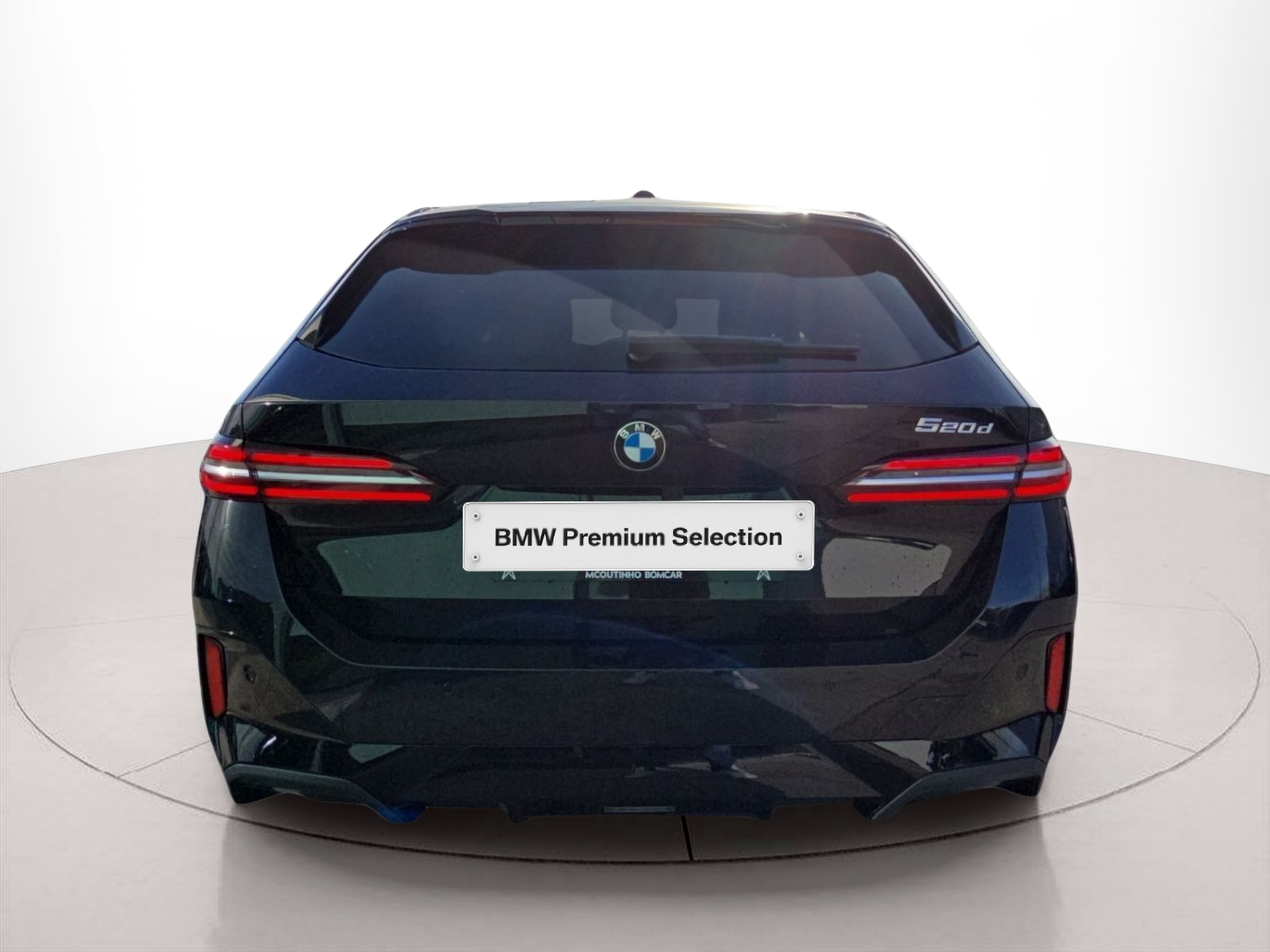 BMW Série 5 520d Touring color Negro. Año 2025. 145KW(197CV). Diesel. En concesionario MCoutinho - Viseu de Viseu
