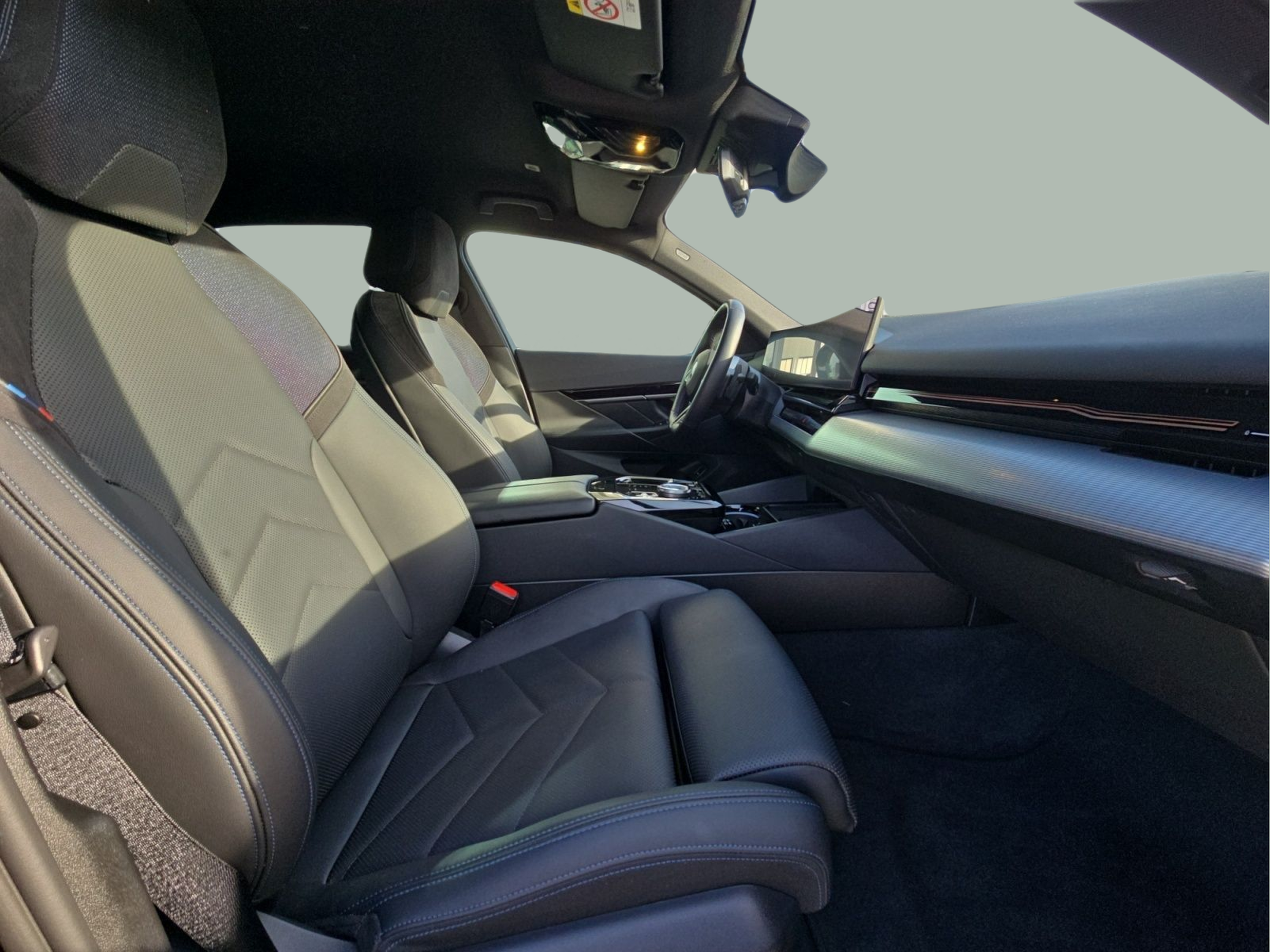 BMW Série 5 520d Touring color Negro. Año 2025. 145KW(197CV). Diesel. En concesionario MCoutinho - Viseu de Viseu