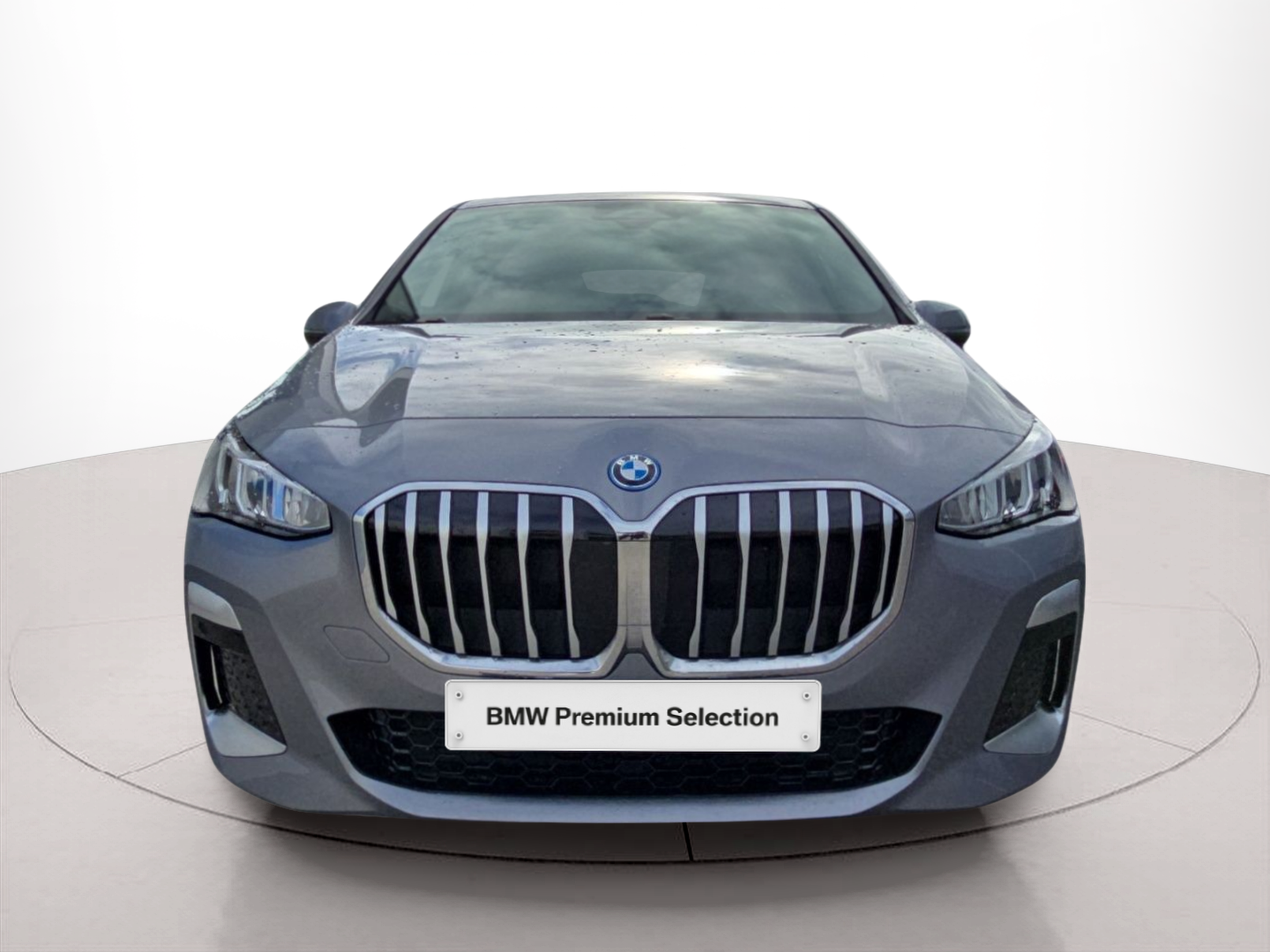 Fotos de BMW Série 2 225xe Active Tourer color Gris. Año 2023. 180KW(245CV). Elétrico / Gasolina Híbrido. En concesionario MCoutinho Bomcar Coimbra de Coimbra