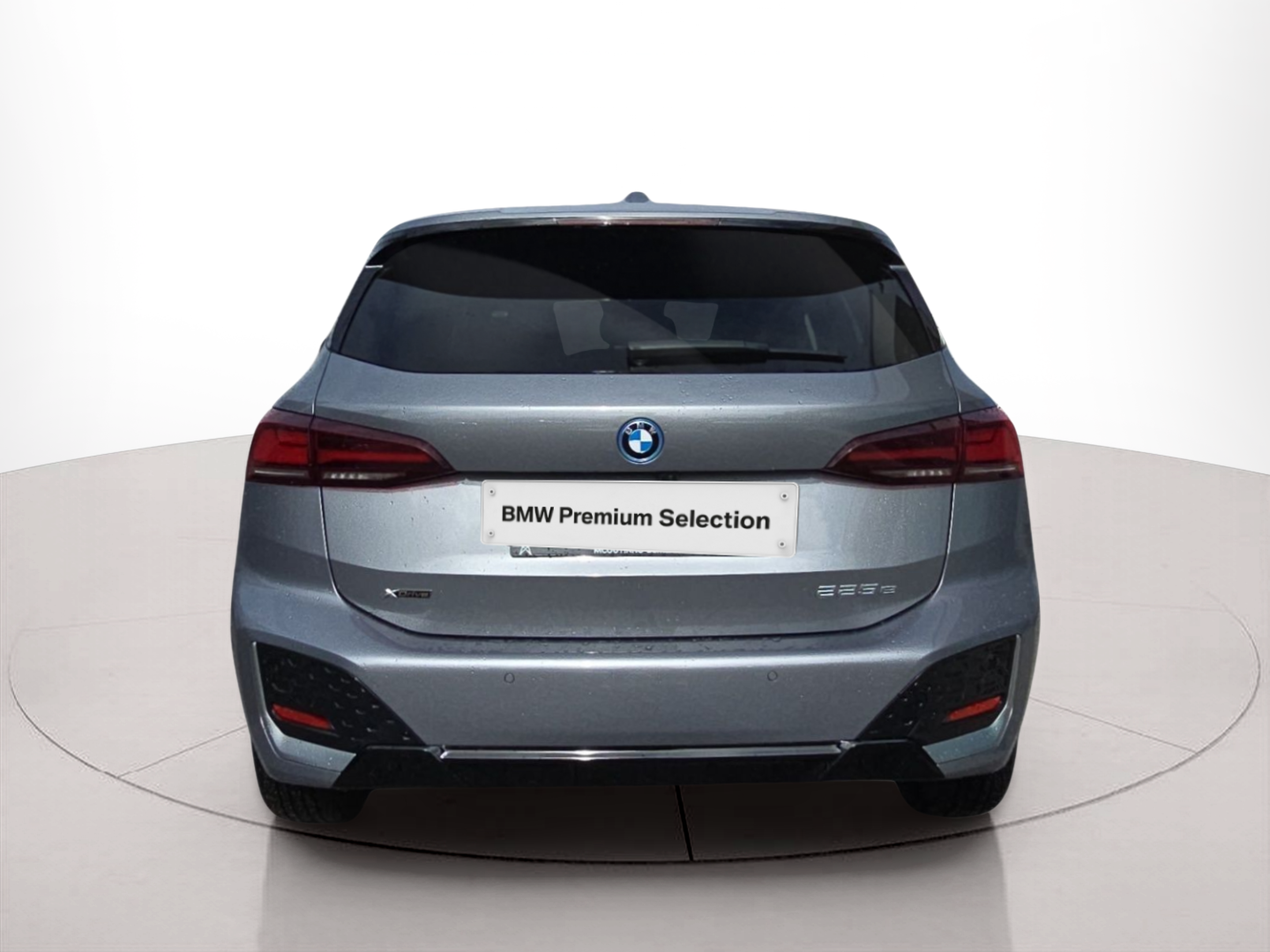 BMW Série 2 225xe Active Tourer color Gris. Año 2023. 180KW(245CV). Elétrico / Gasolina Híbrido. En concesionario MCoutinho Bomcar Coimbra de Coimbra