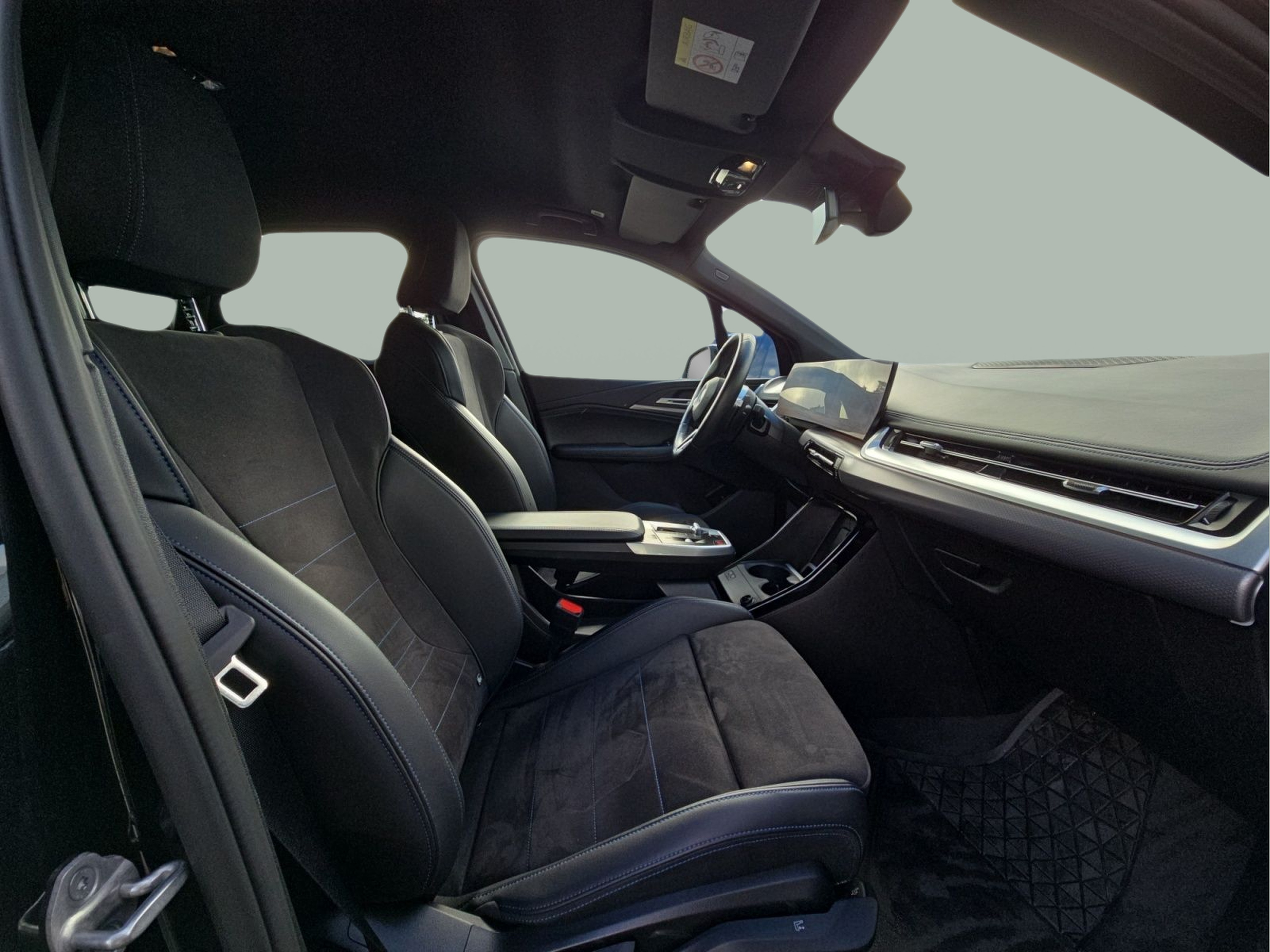 BMW Série 2 225xe Active Tourer color Negro. Año 2024. 180KW(245CV). Elétrico / Gasolina Híbrido. En concesionario MCoutinho Bomcar Leiria de Leiria