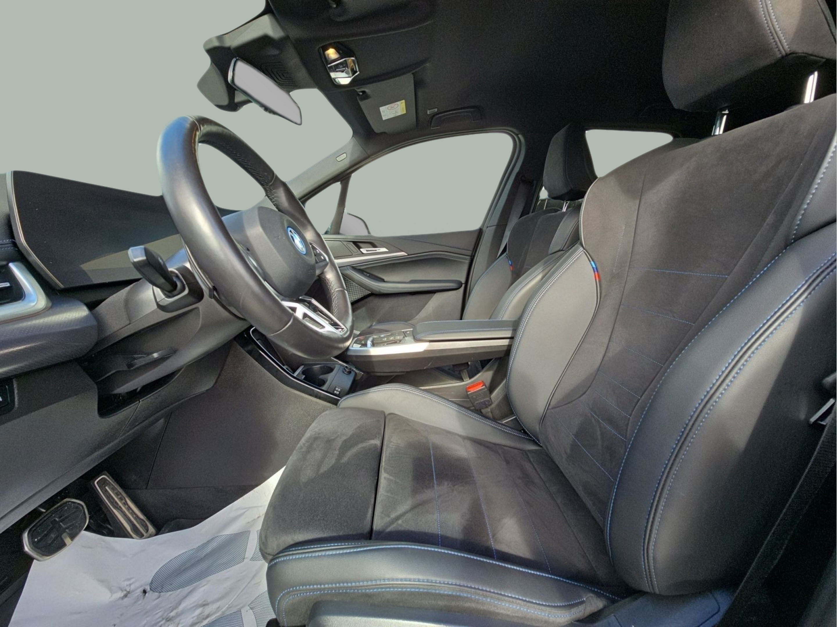 BMW Série 2 225xe Active Tourer color Negro. Año 2024. 180KW(245CV). Elétrico / Gasolina Híbrido. En concesionario MCoutinho Bomcar Leiria de Leiria