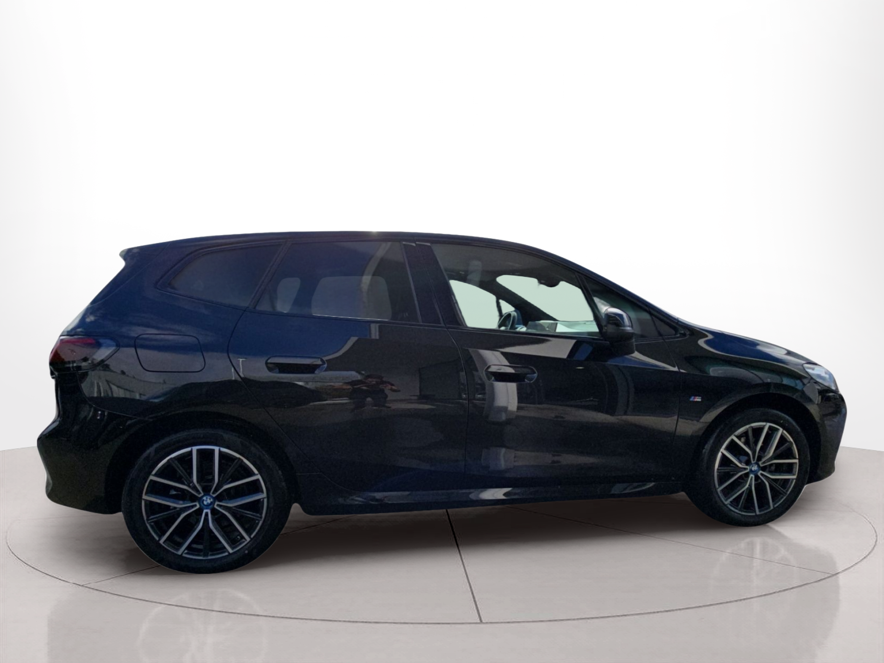 BMW Série 2 225xe Active Tourer color Negro. Año 2024. 180KW(245CV). Elétrico / Gasolina Híbrido. En concesionario MCoutinho Bomcar Leiria de Leiria