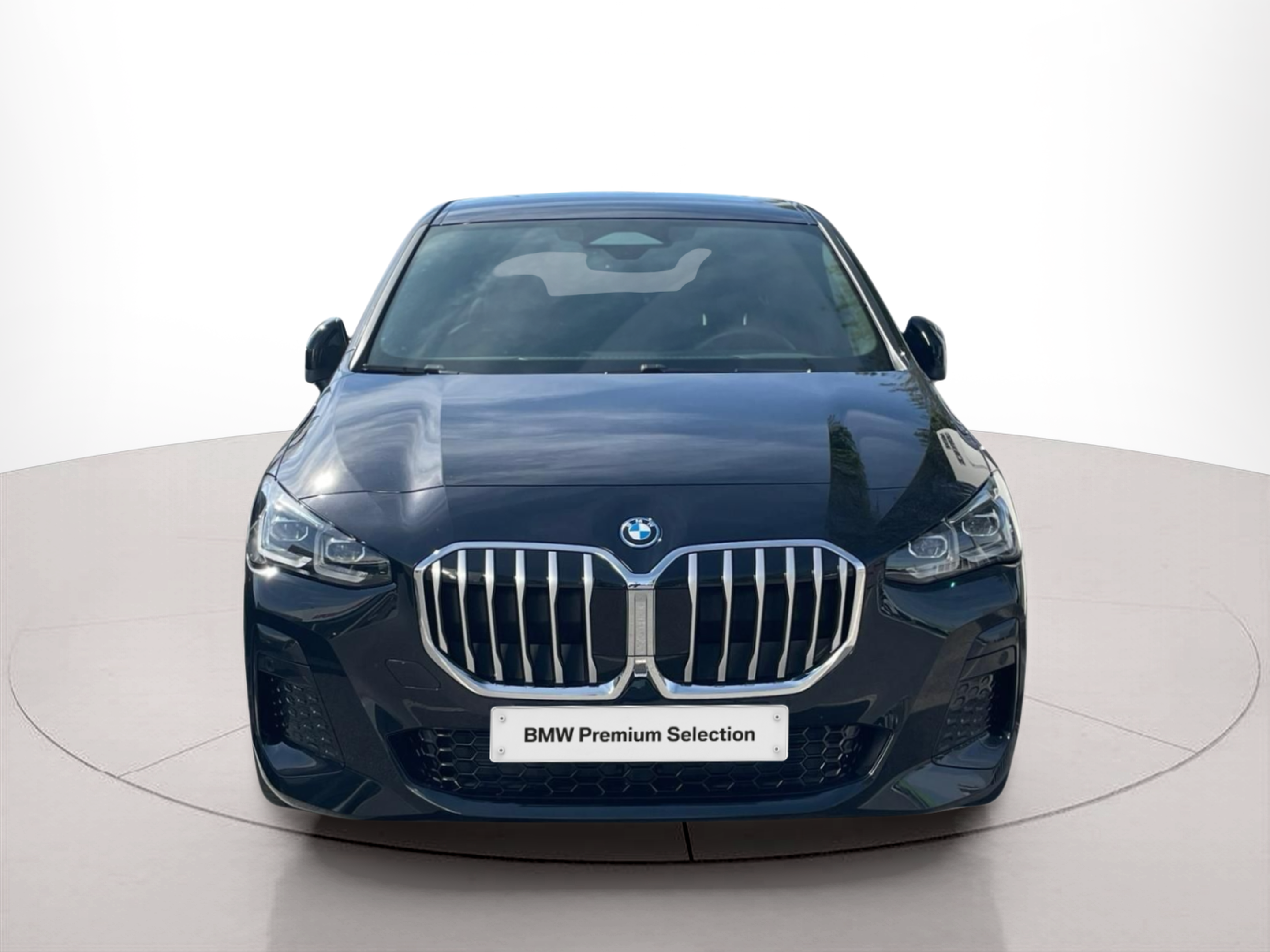 Fotos de BMW Série 2 225xe Active Tourer color Negro. Año 2025. 180KW(245CV). Elétrico / Gasolina Híbrido. En concesionario MCoutinho - Viseu de Viseu
