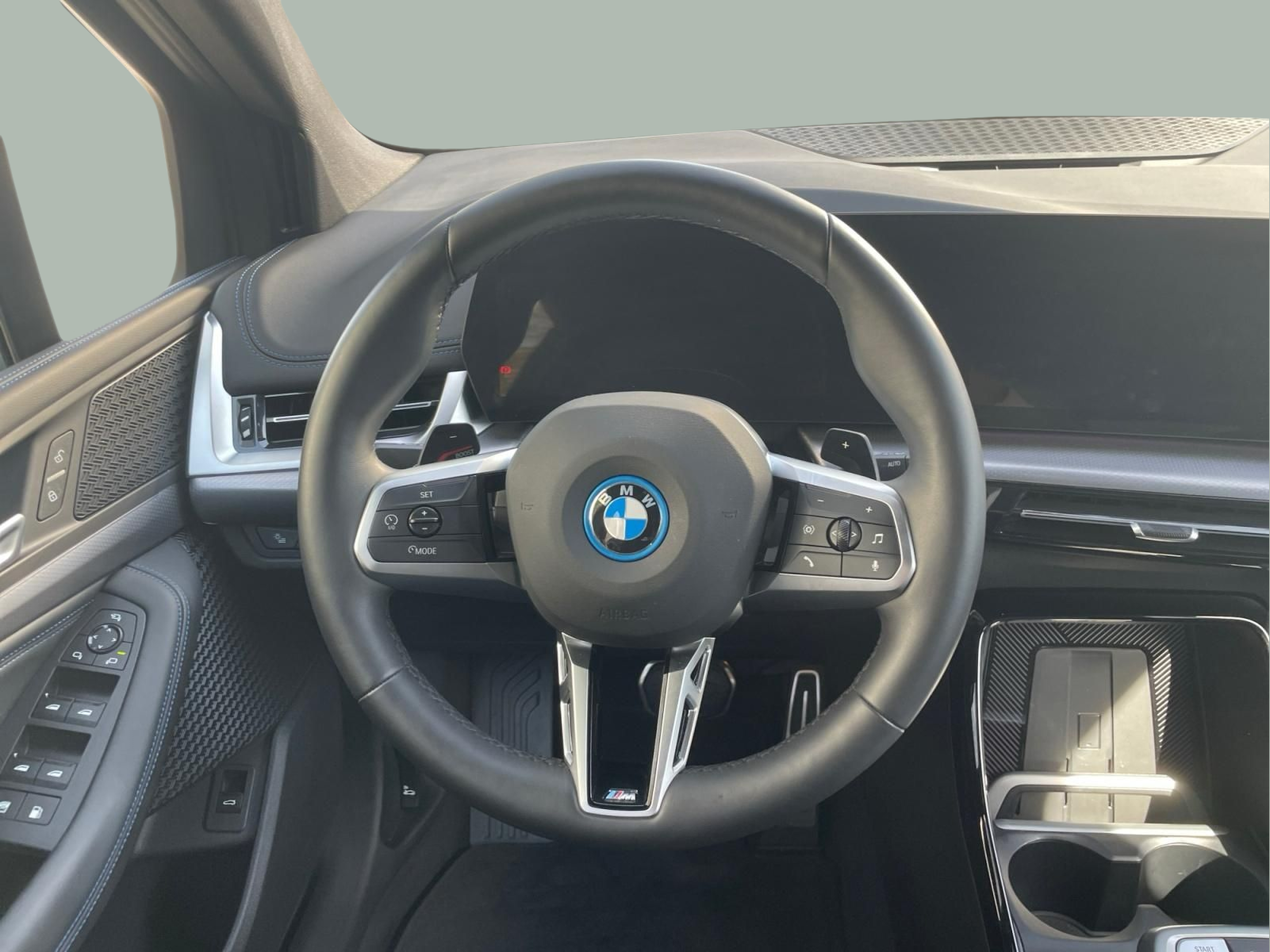 BMW Série 2 225xe Active Tourer color Negro. Año 2025. 180KW(245CV). Elétrico / Gasolina Híbrido. En concesionario MCoutinho - Viseu de Viseu