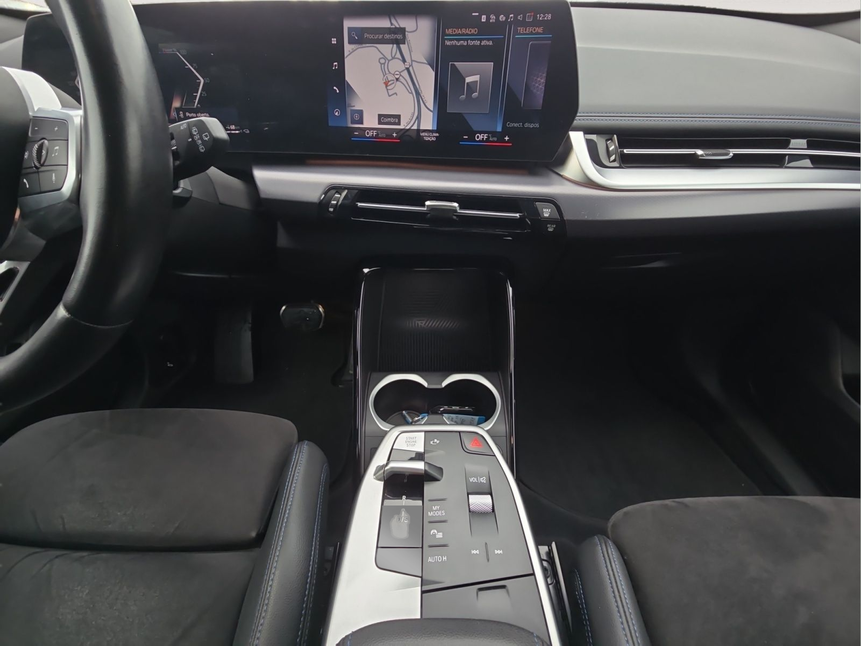 BMW X1 xDrive25e color Blanco. Año 2023. 180KW(245CV). Elétrico / Gasolina Híbrido. En concesionario MCoutinho Bomcar Coimbra de Coimbra