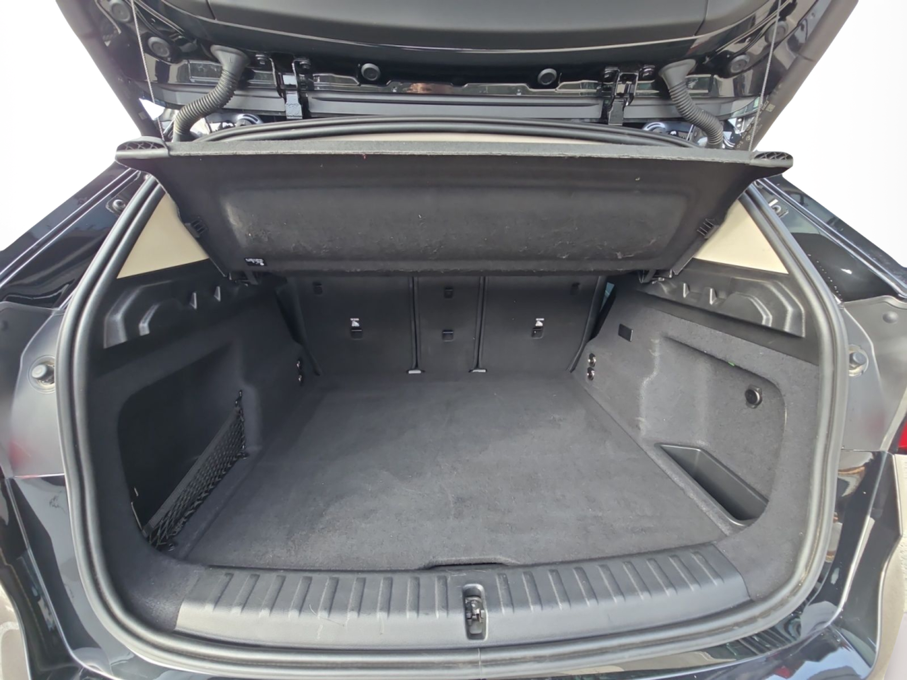 BMW X1 xDrive25e color Negro. Año 2025. 180KW(245CV). Elétrico / Gasolina Híbrido. En concesionario MCoutinho Bomcar Leiria de Leiria