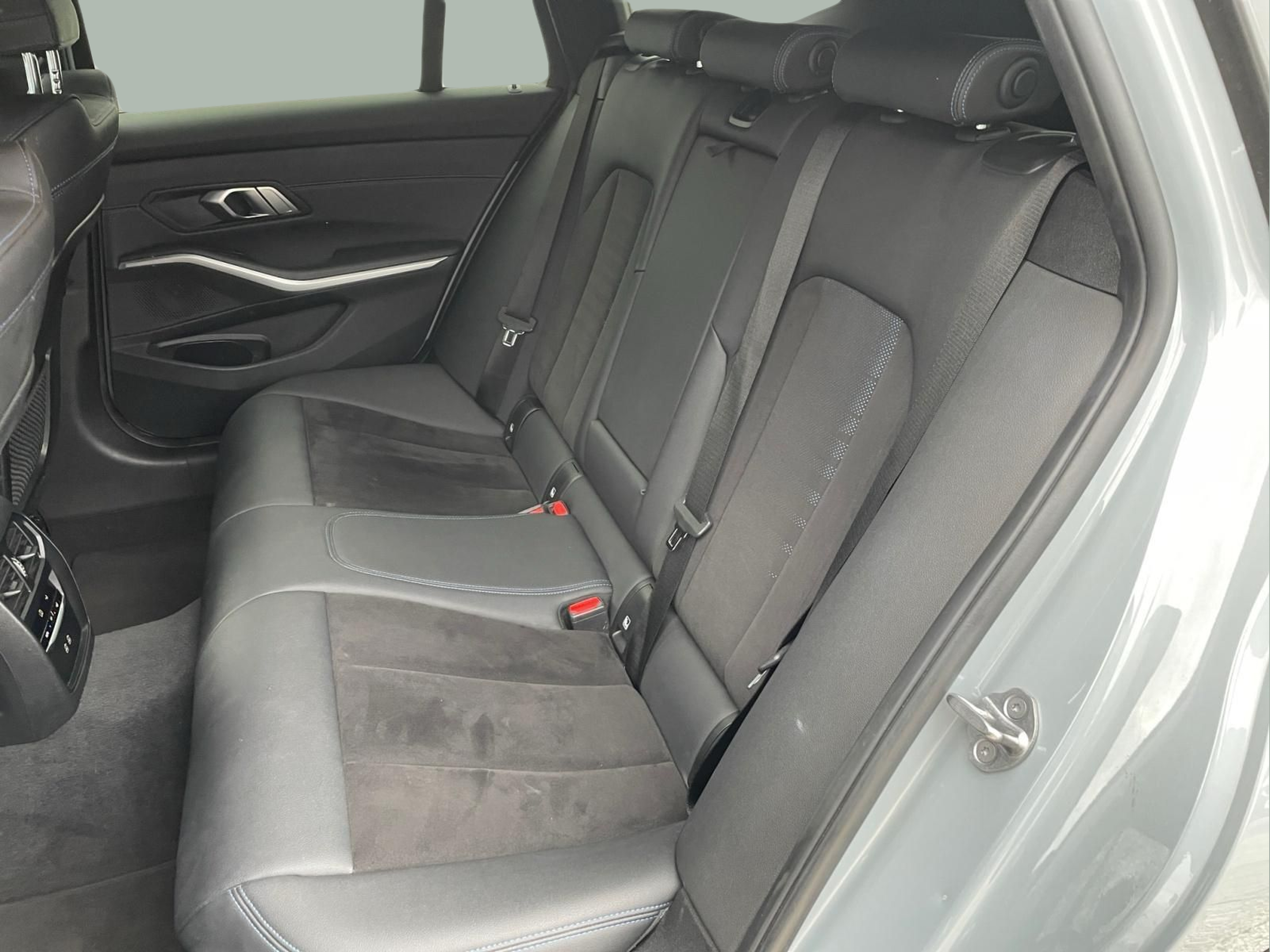 BMW Série 3 320d Touring color Gris. Año 2024. 140KW(190CV). Diesel. En concesionario MCoutinho - Bragança de Bragança