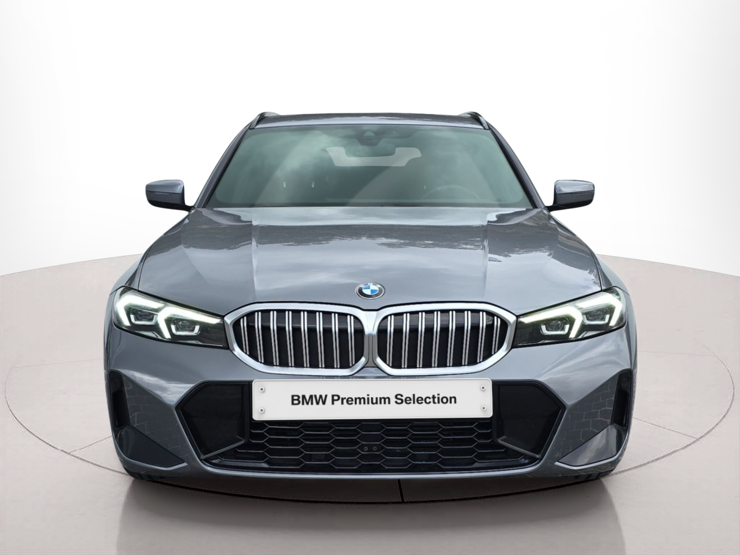 Fotos de BMW Série 3 320d Touring color Gris. Año 2024. 140KW(190CV). Diesel. En concesionario MCoutinho - Viseu de Viseu